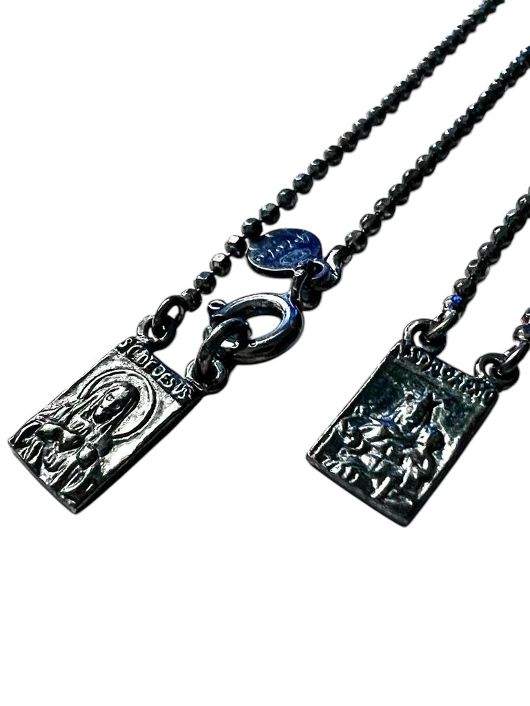 S- Escapulário de Malha Esfera em Prata Escurecida