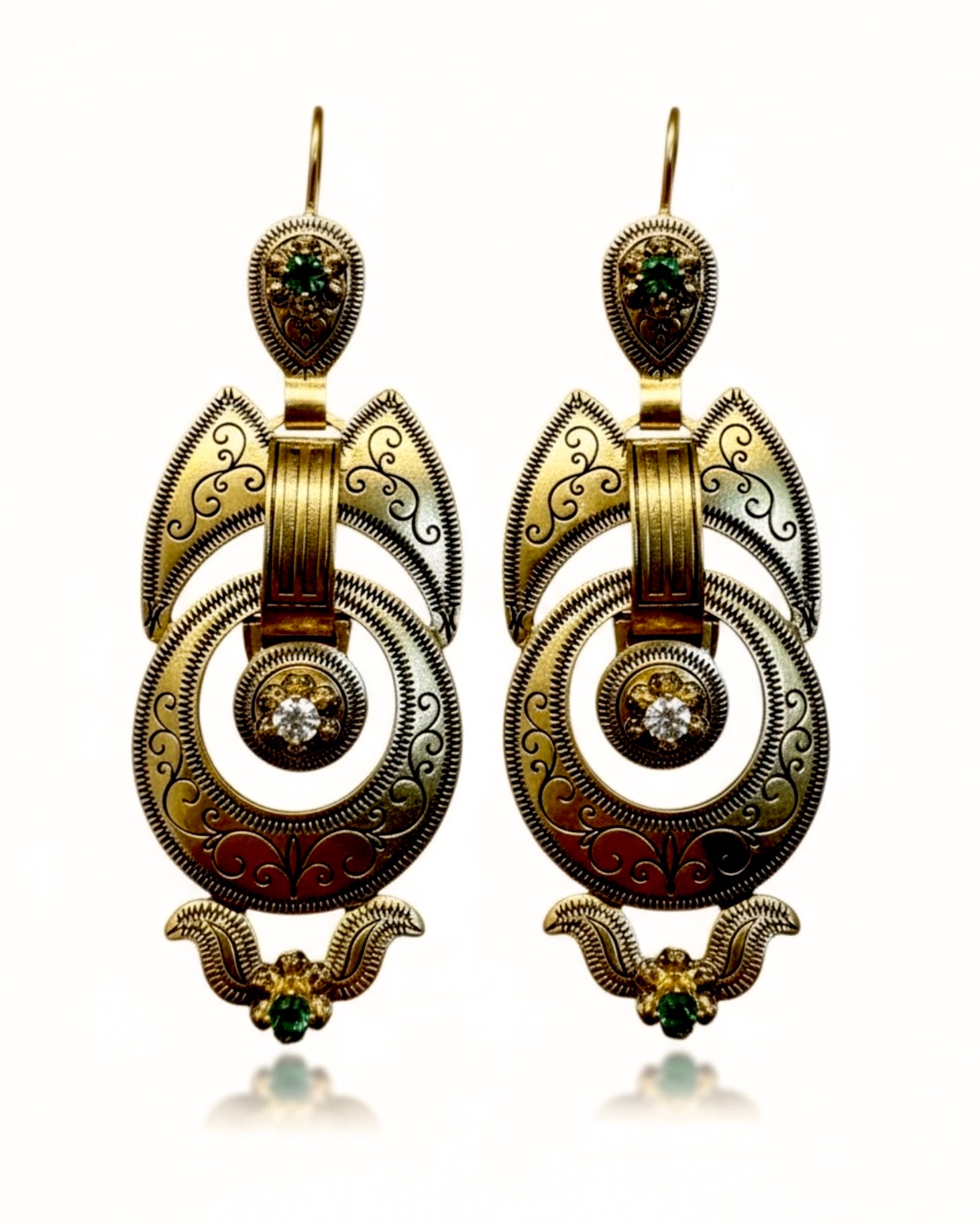 Brincos Princesa Barrocos em Prata Dourada com Pedras Verdes e Brancas