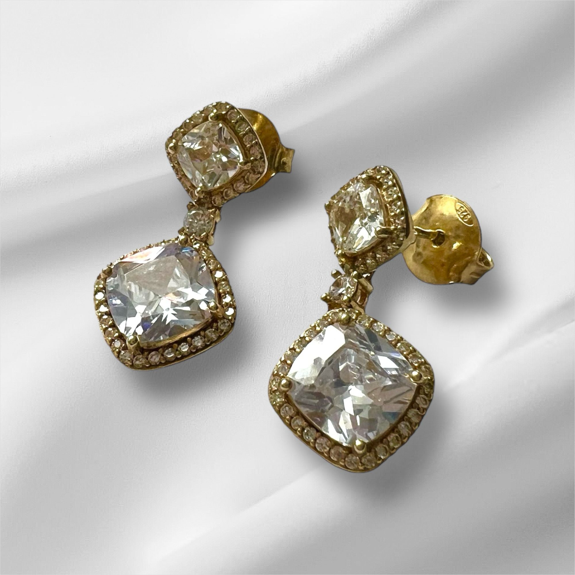 Sparkling silver earrings