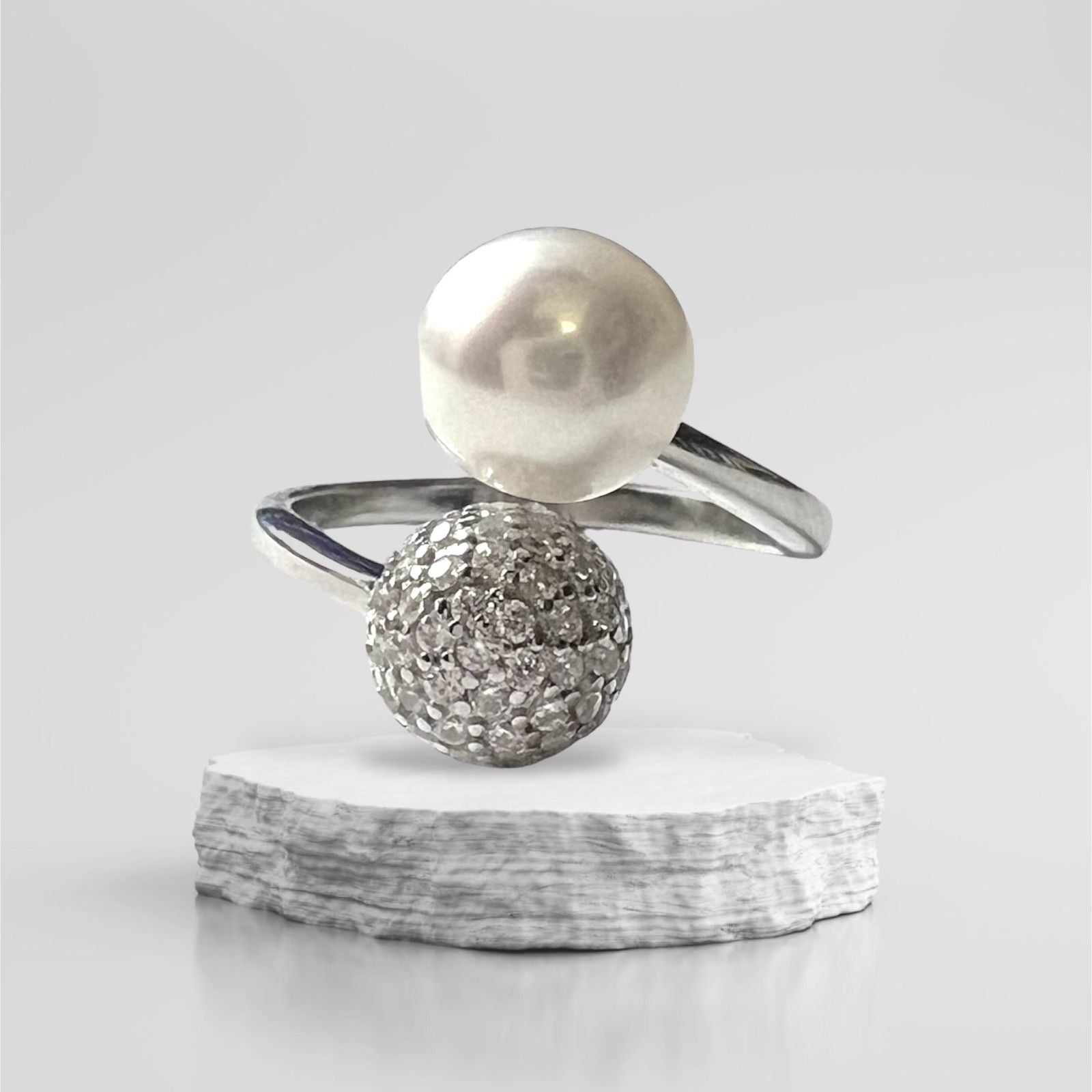 White silver pearl ring