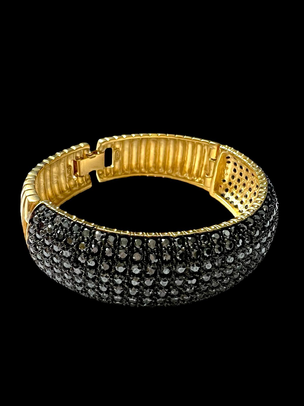 Escrava / Pulseira Pedras Pretas em Prata Dourada