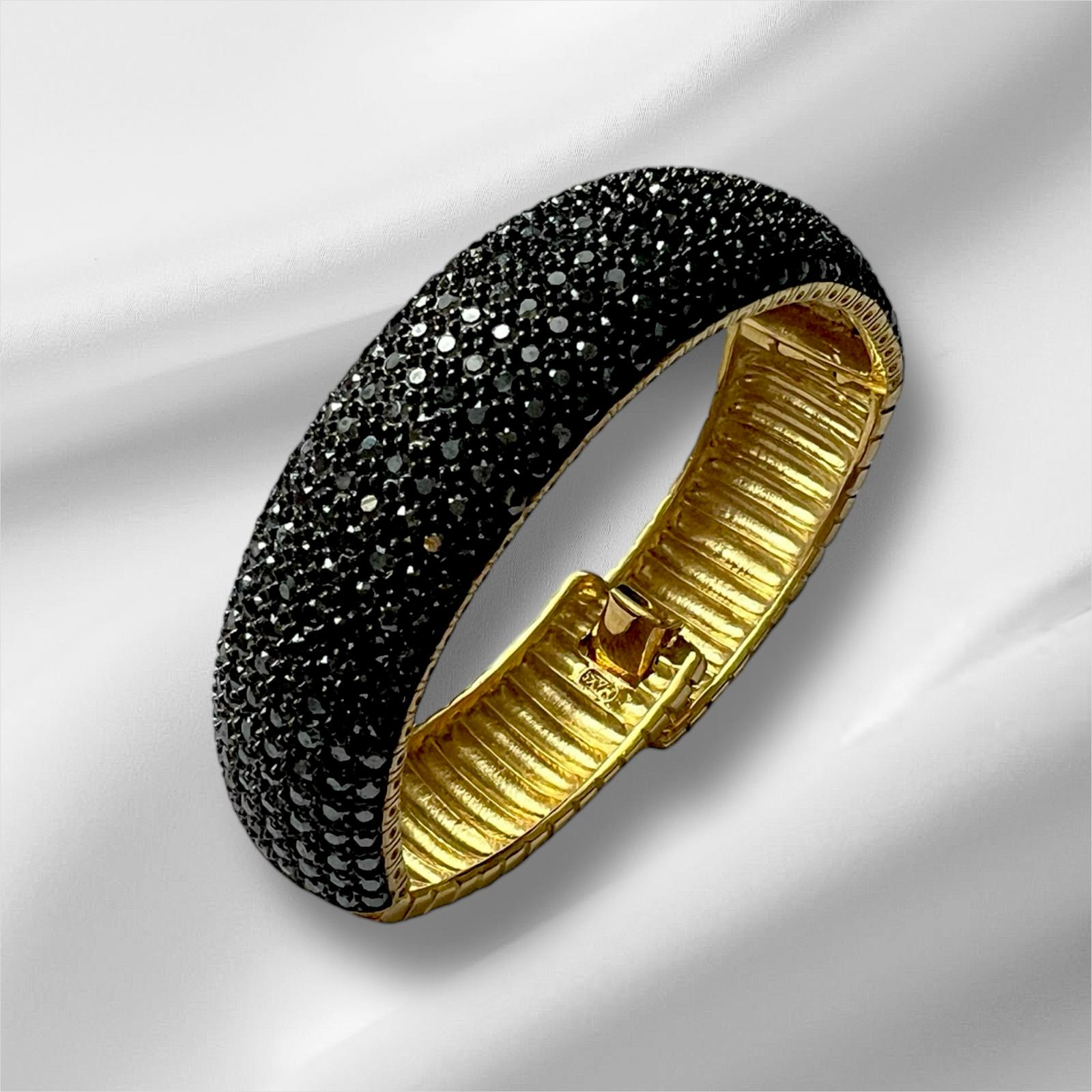 Escrava / Pulseira Pedras Pretas em Prata Dourada