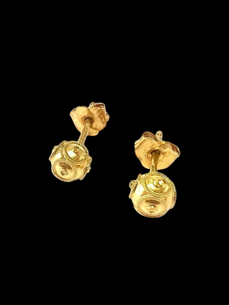 Brincos de Contas de Viana em Ouro