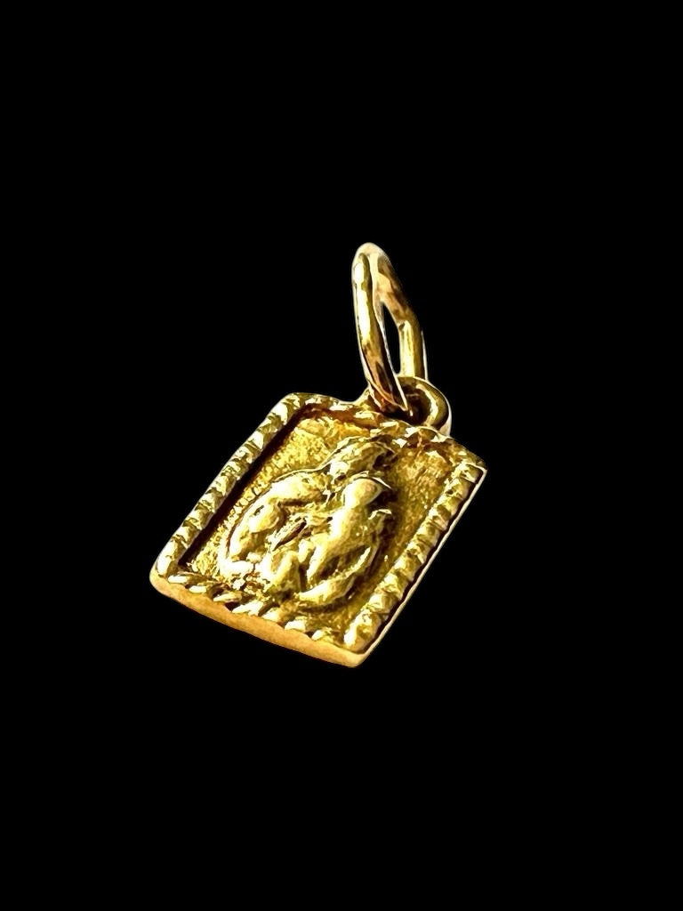 Scapular Medal in 19K Gold