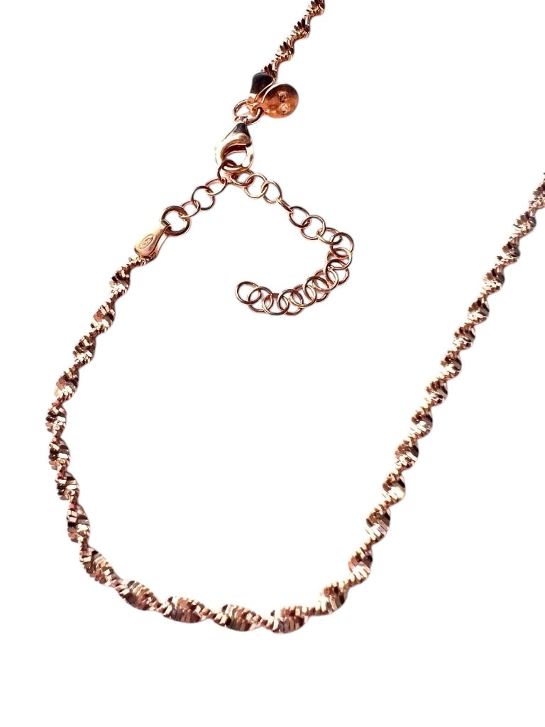 Twisted Necklace in Pink Silver
