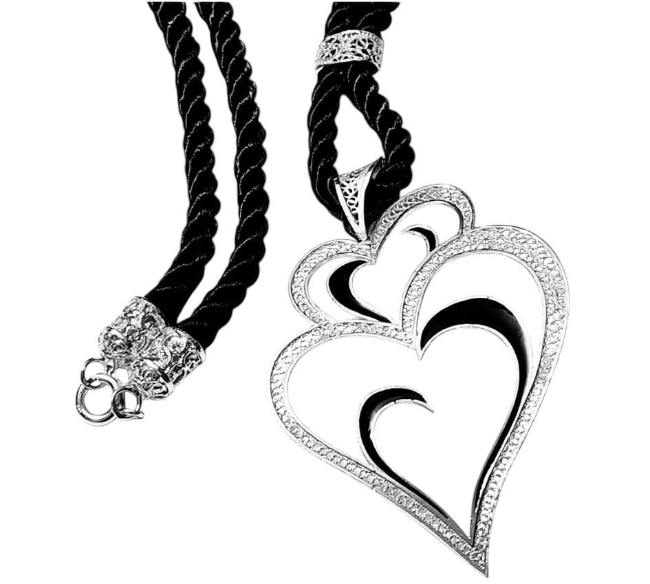 Colar Coração Viana é Amor Com Esmalte Preto