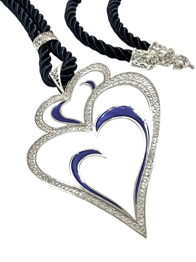 Colar Coração Viana é Amor Com Esmalte Azul