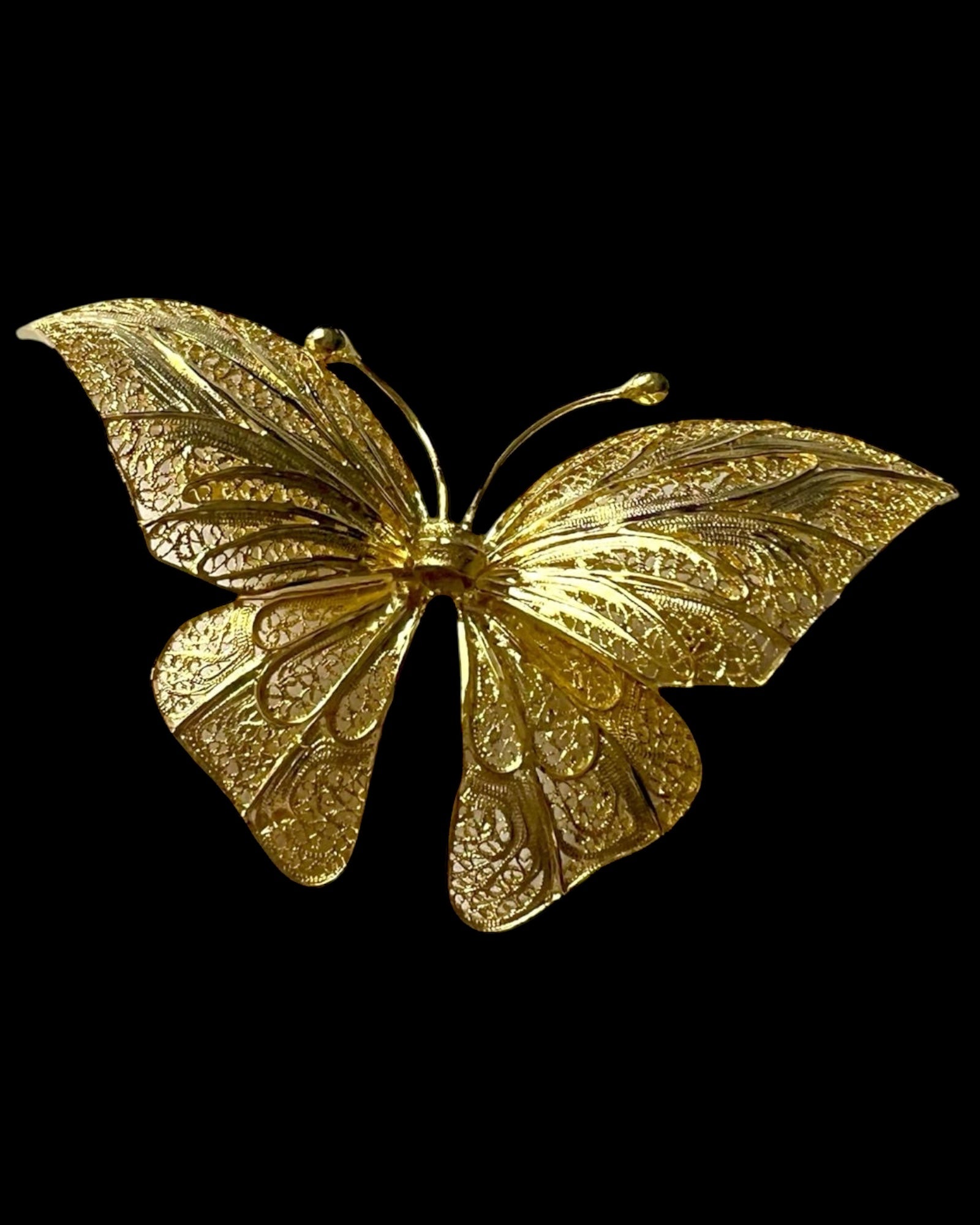Alfinete Borboleta Filigrana em Prata Dourada