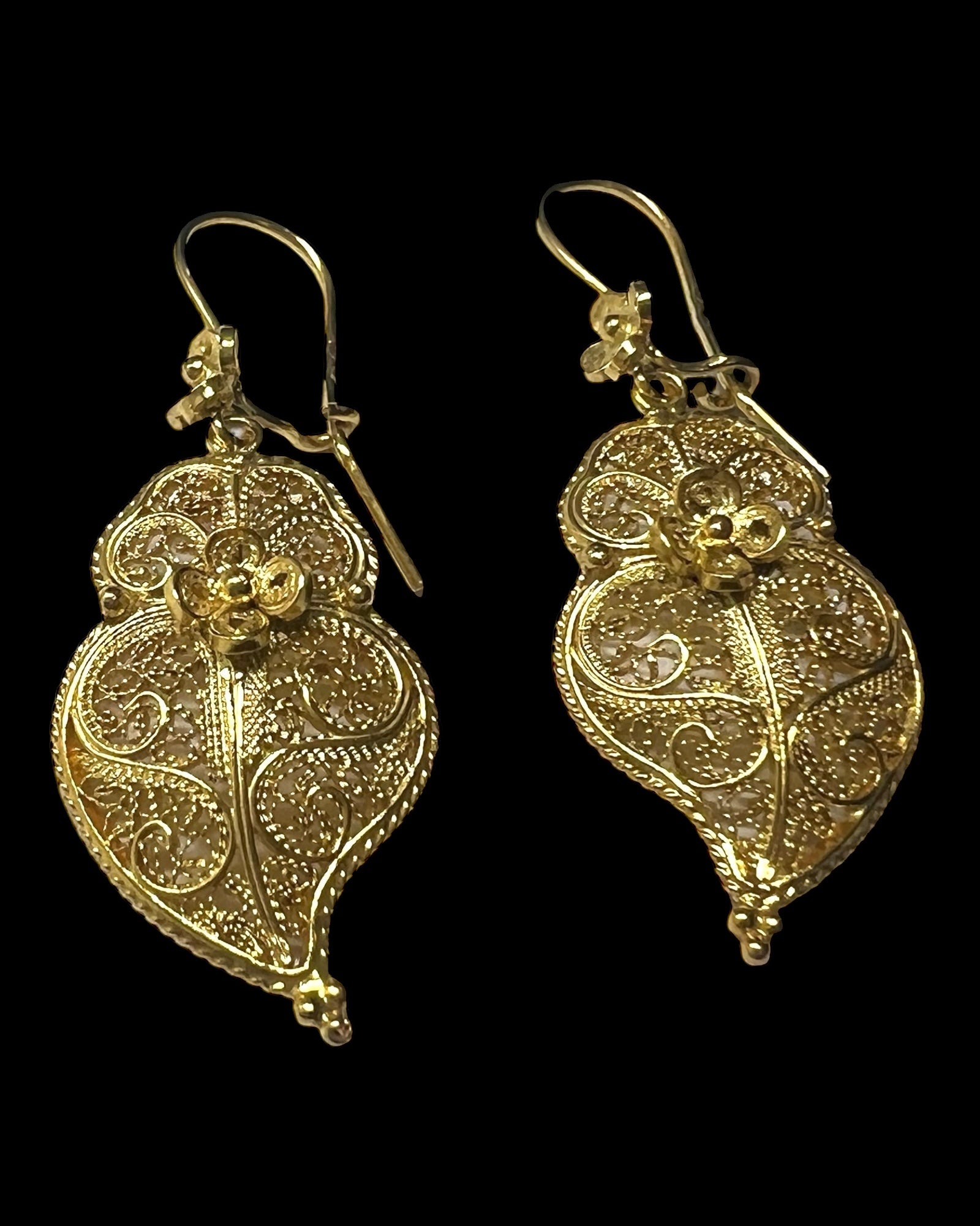 Viana Heart Gold Earrings