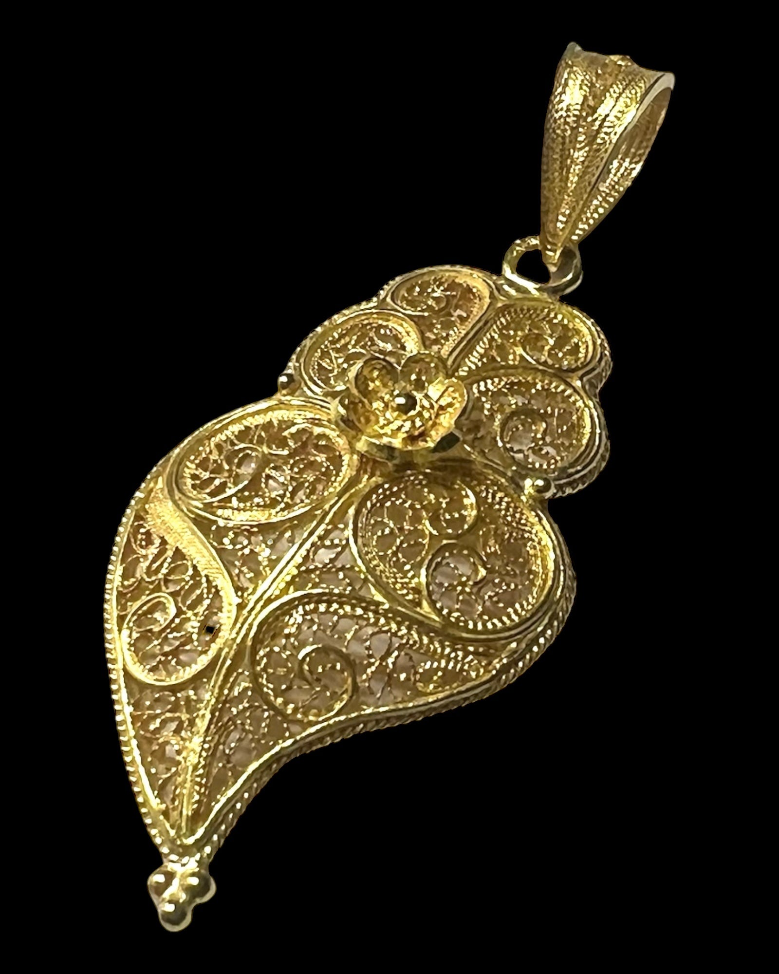 Viana Heart Medal in Gold Filigree