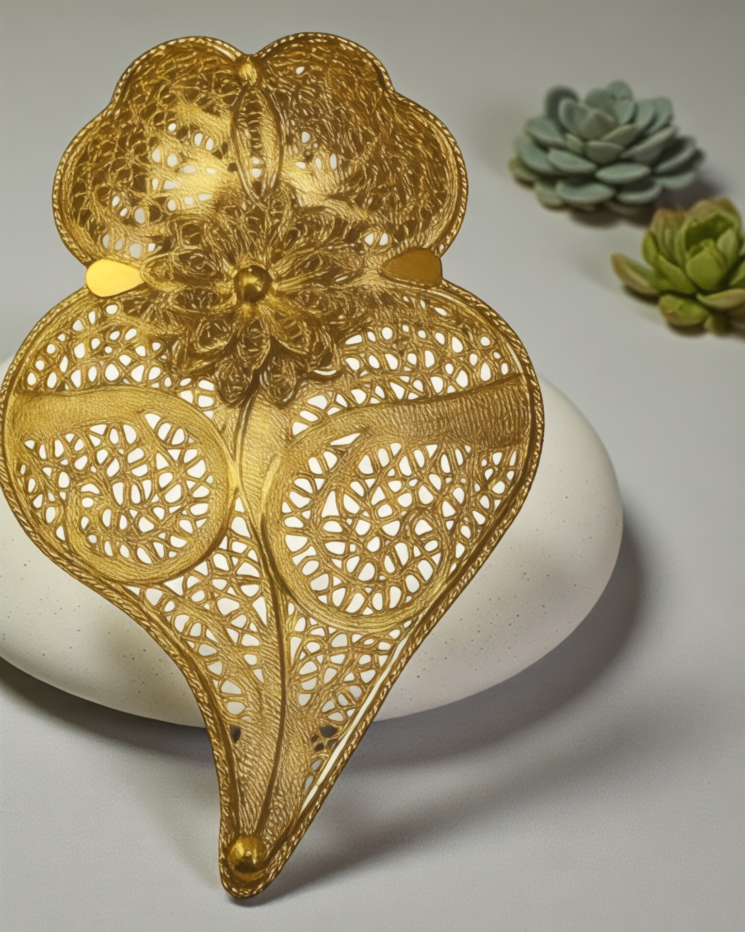 Viana Heart Pin in Gold-Plated Silver