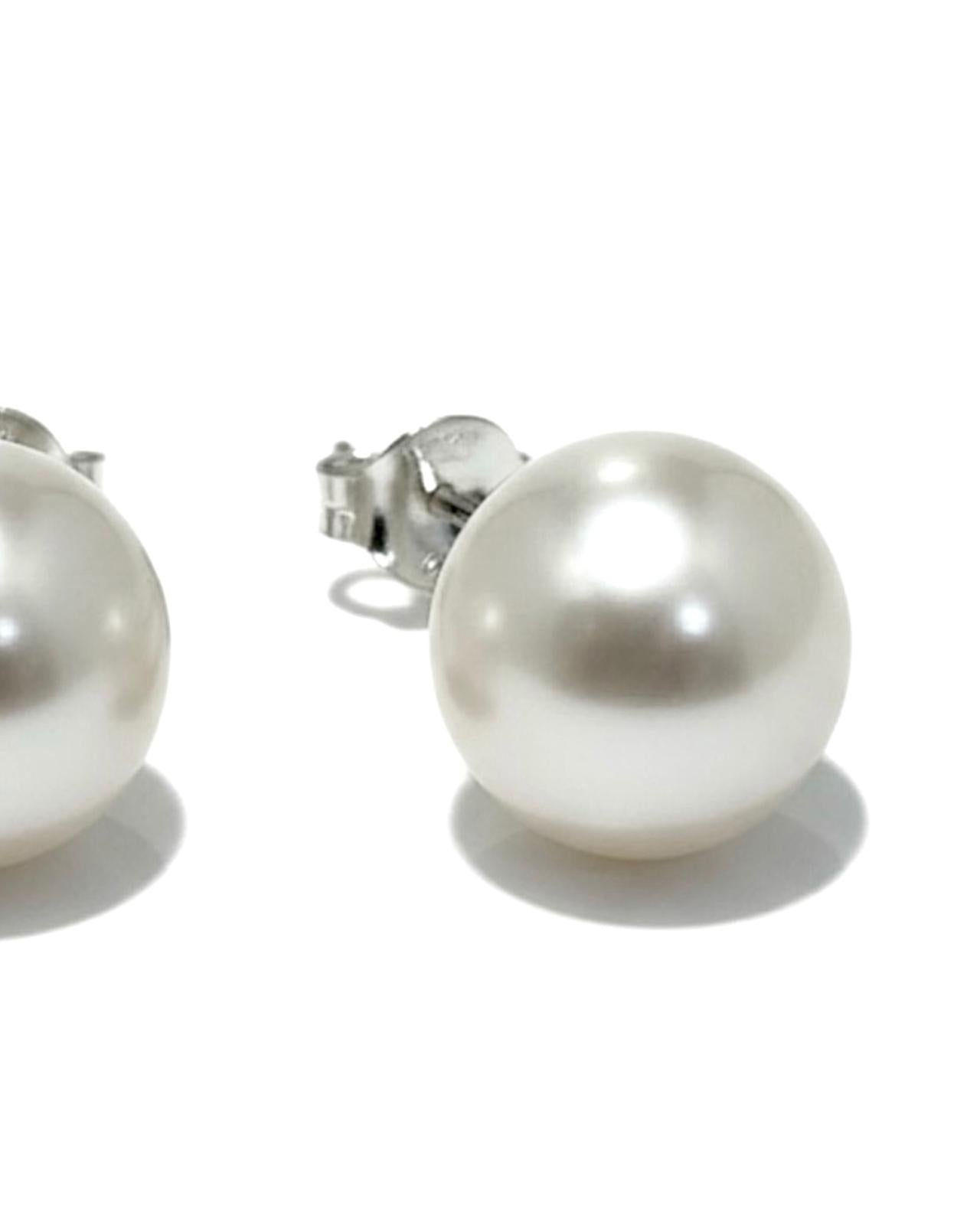 Earrings with Baroque Pearl in Silver