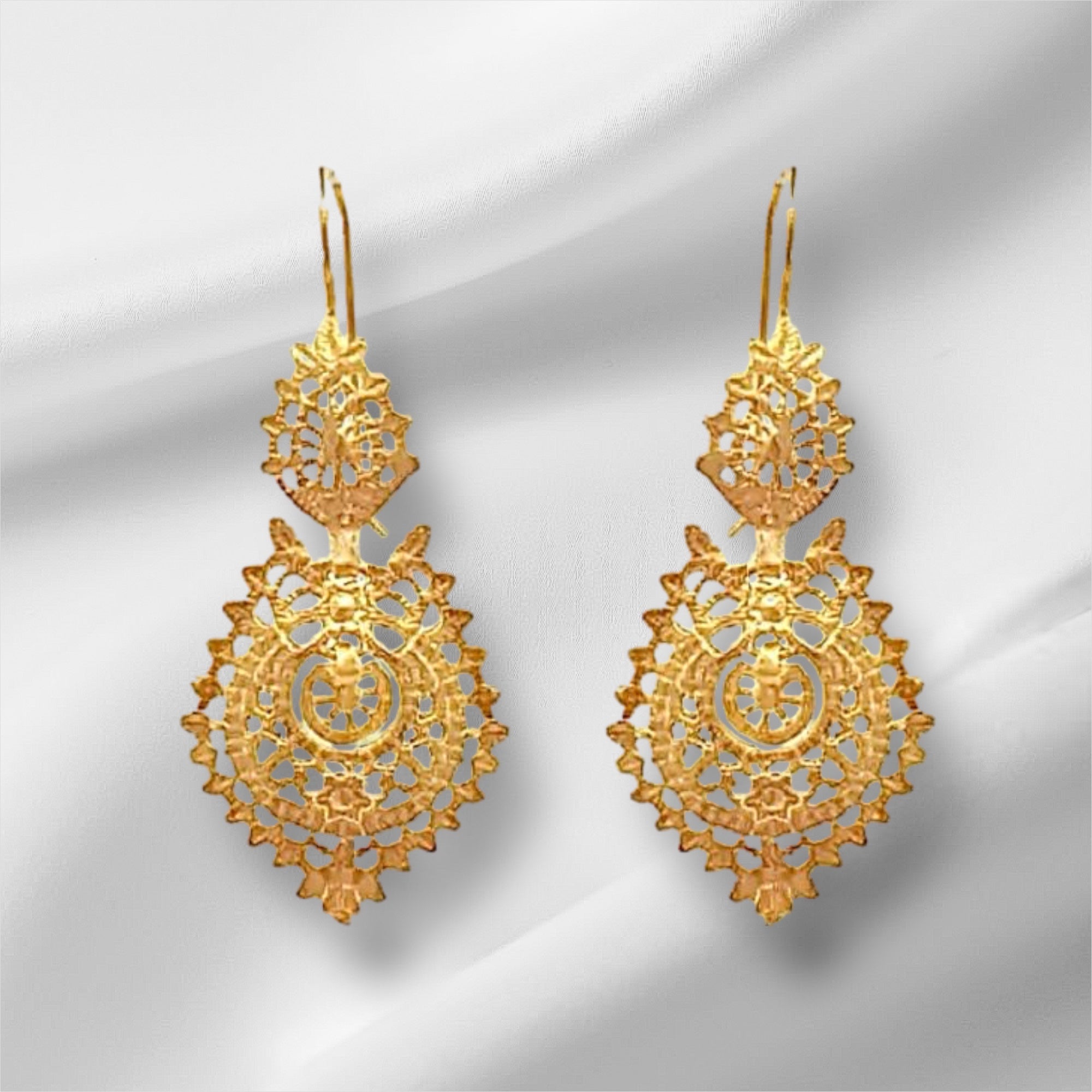 Earrings to the Golden Queen