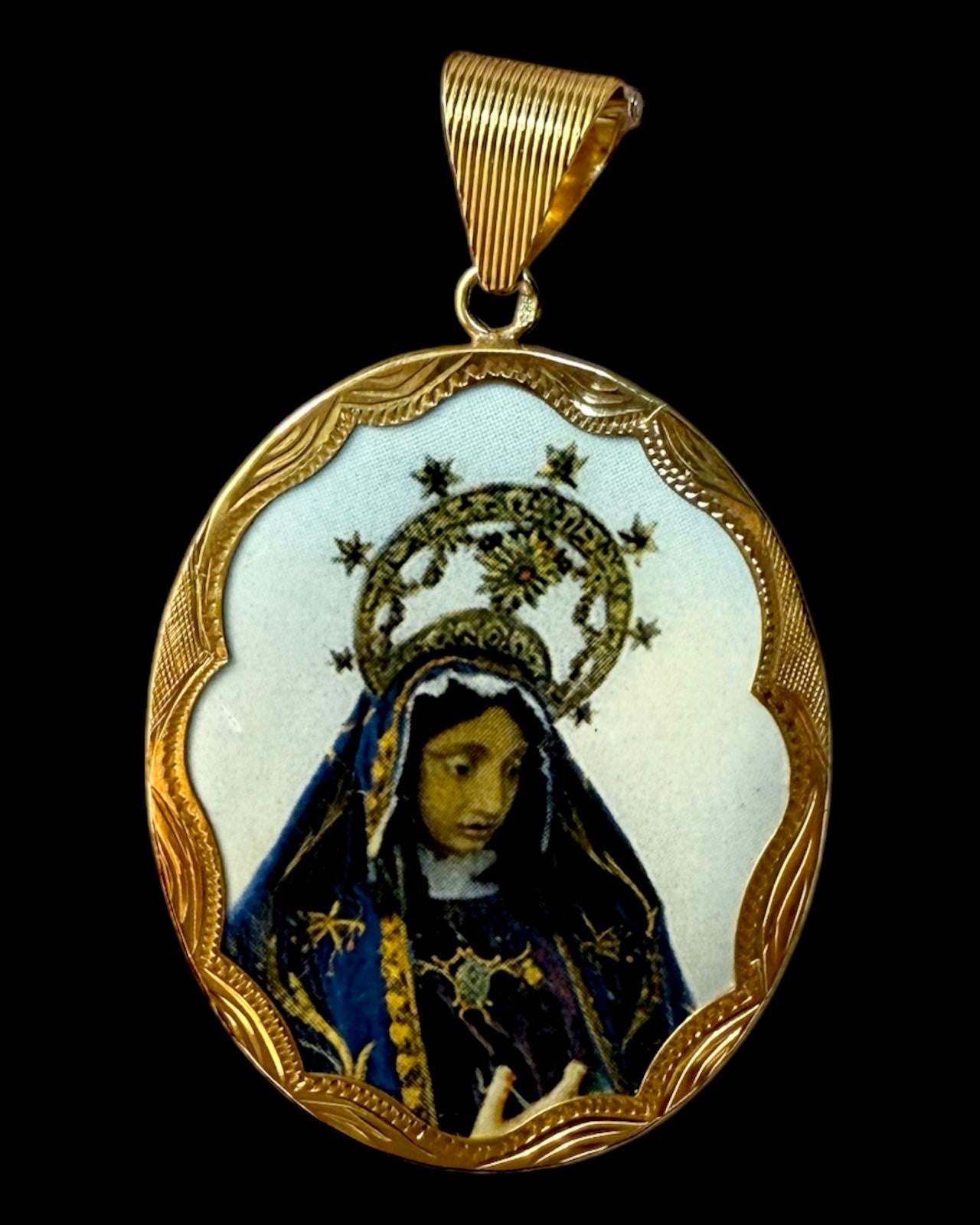 Medalha Nossa Senhora da Agonia em Prata Dourada com Esmalte