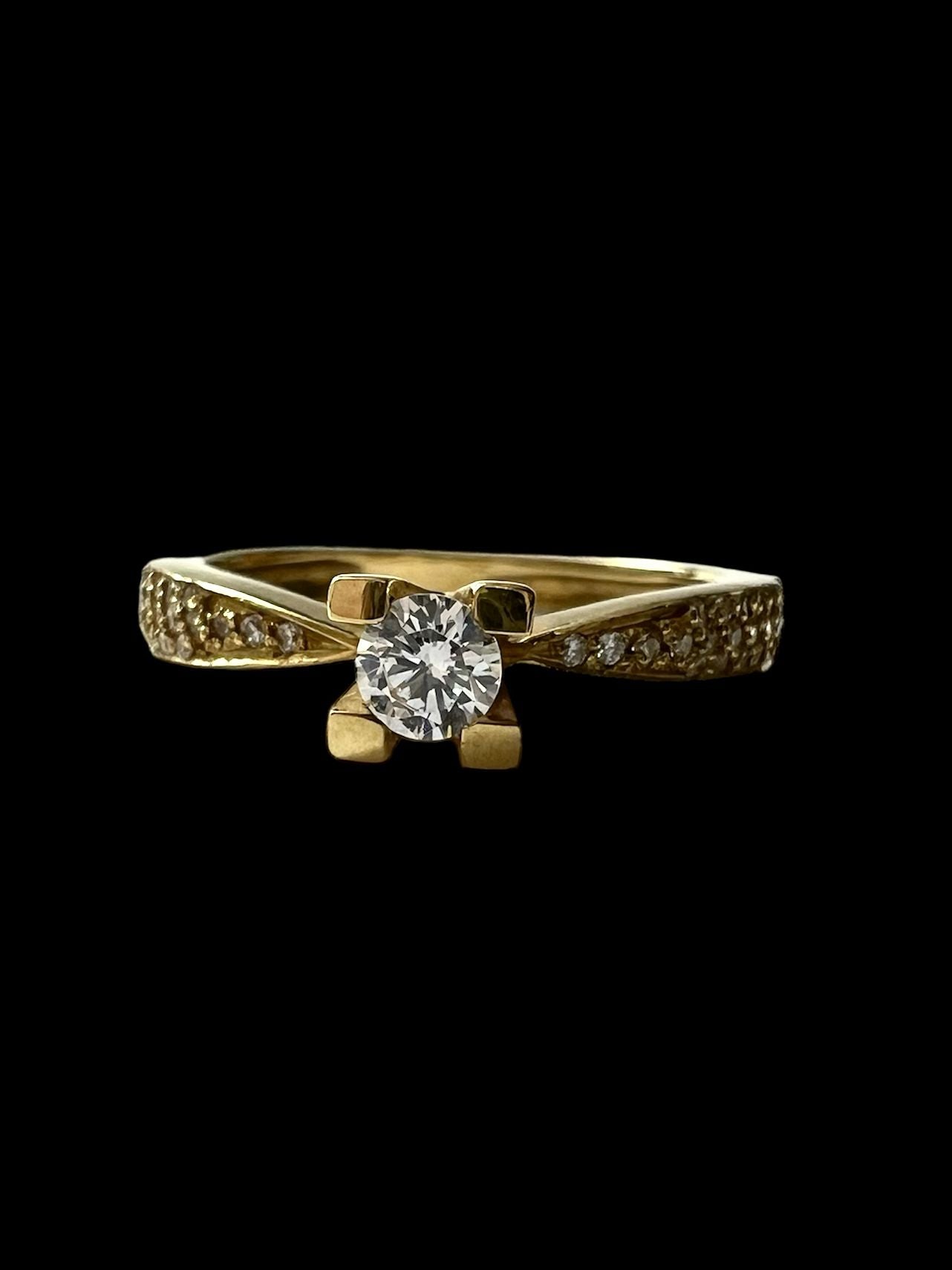 Solitaire Engagement Ring in Gold