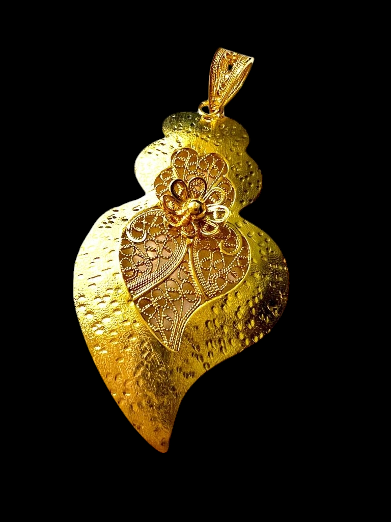 Viana Heart Medal in Gold-Plated Silver Filigree