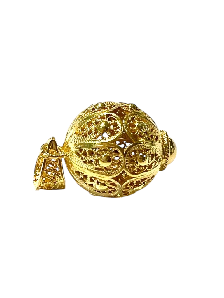 Filigree Medal in Gilded Silver
