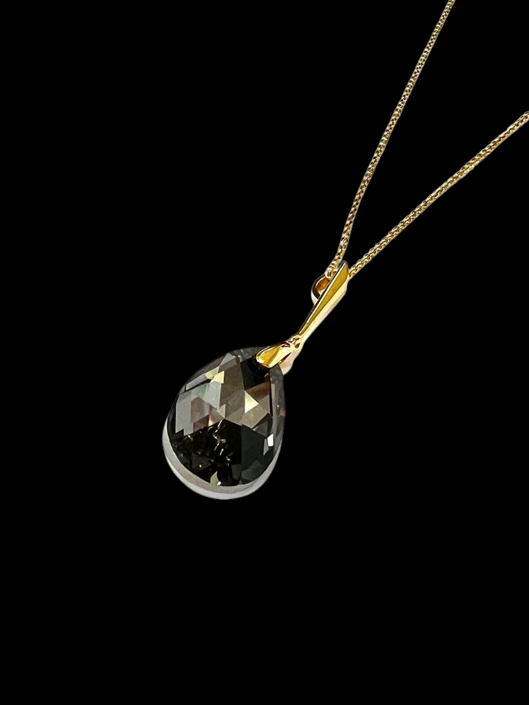Black Teardrop Necklace in Gold-Plated Silver