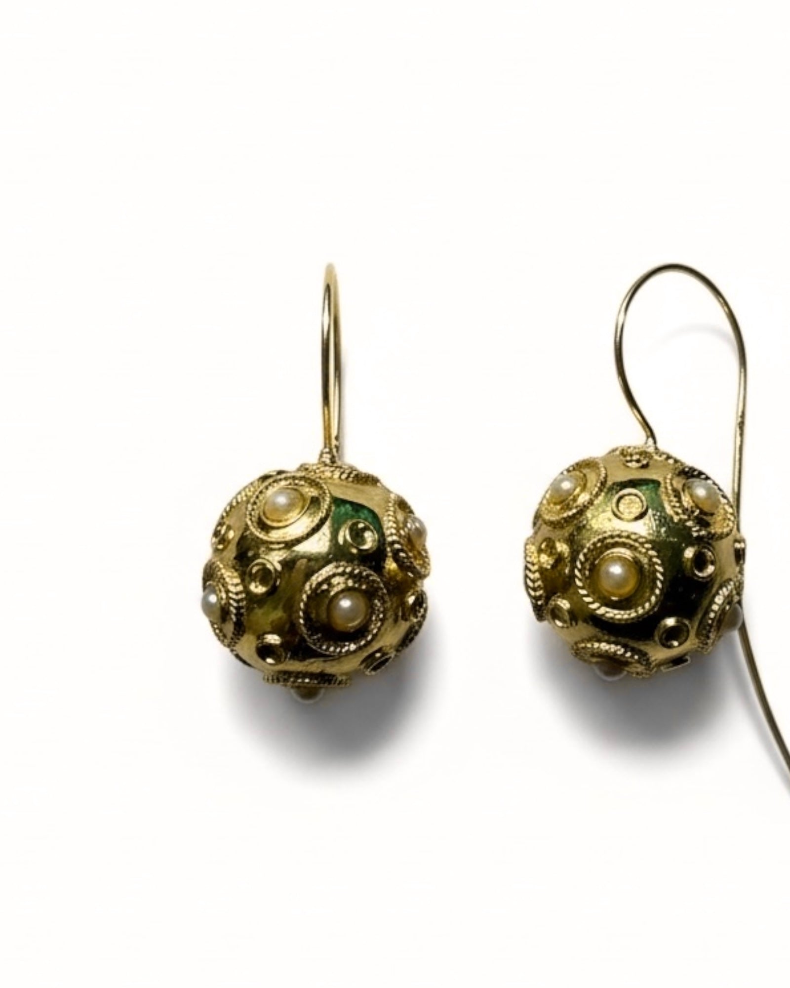 Brincos Conta de Viana em Prata Dourada (com gancho)