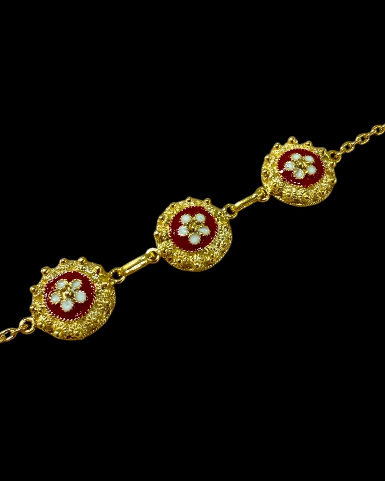 Pulseira Caramujos Vermelhos em Prata Dourada