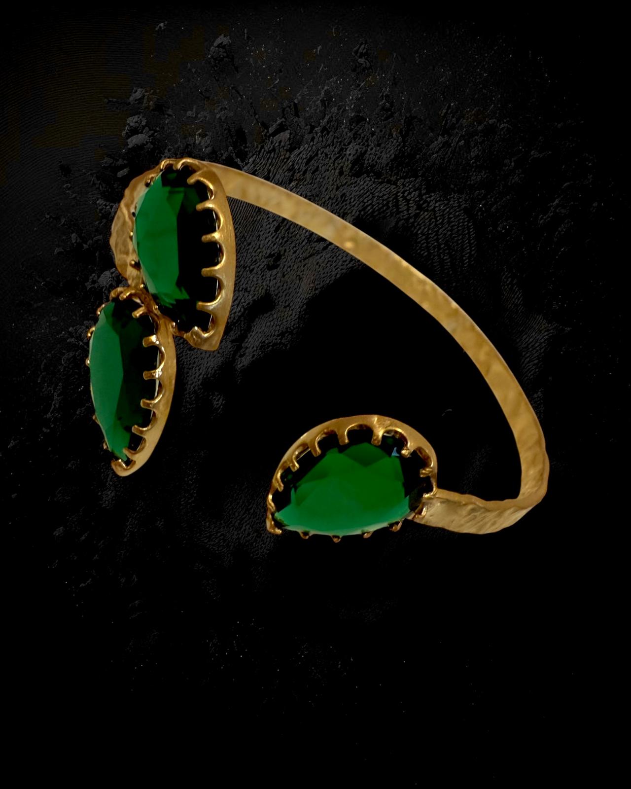Pulseira Gotas Verdes em Prata Dourada