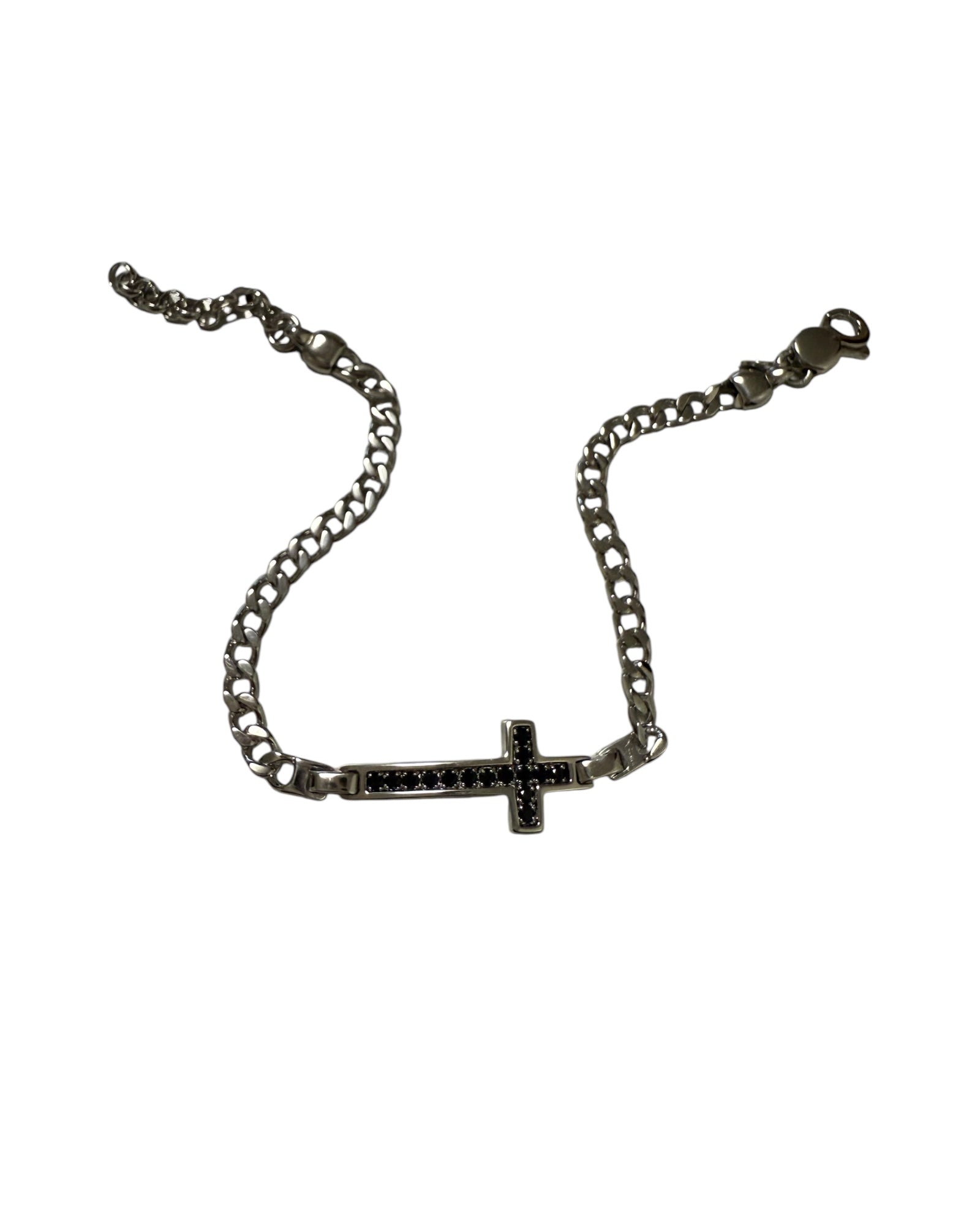 Pulseira Corrente com Cruz Preta em Prata, design moderno e elegante, feita em prata de alta qualidade.