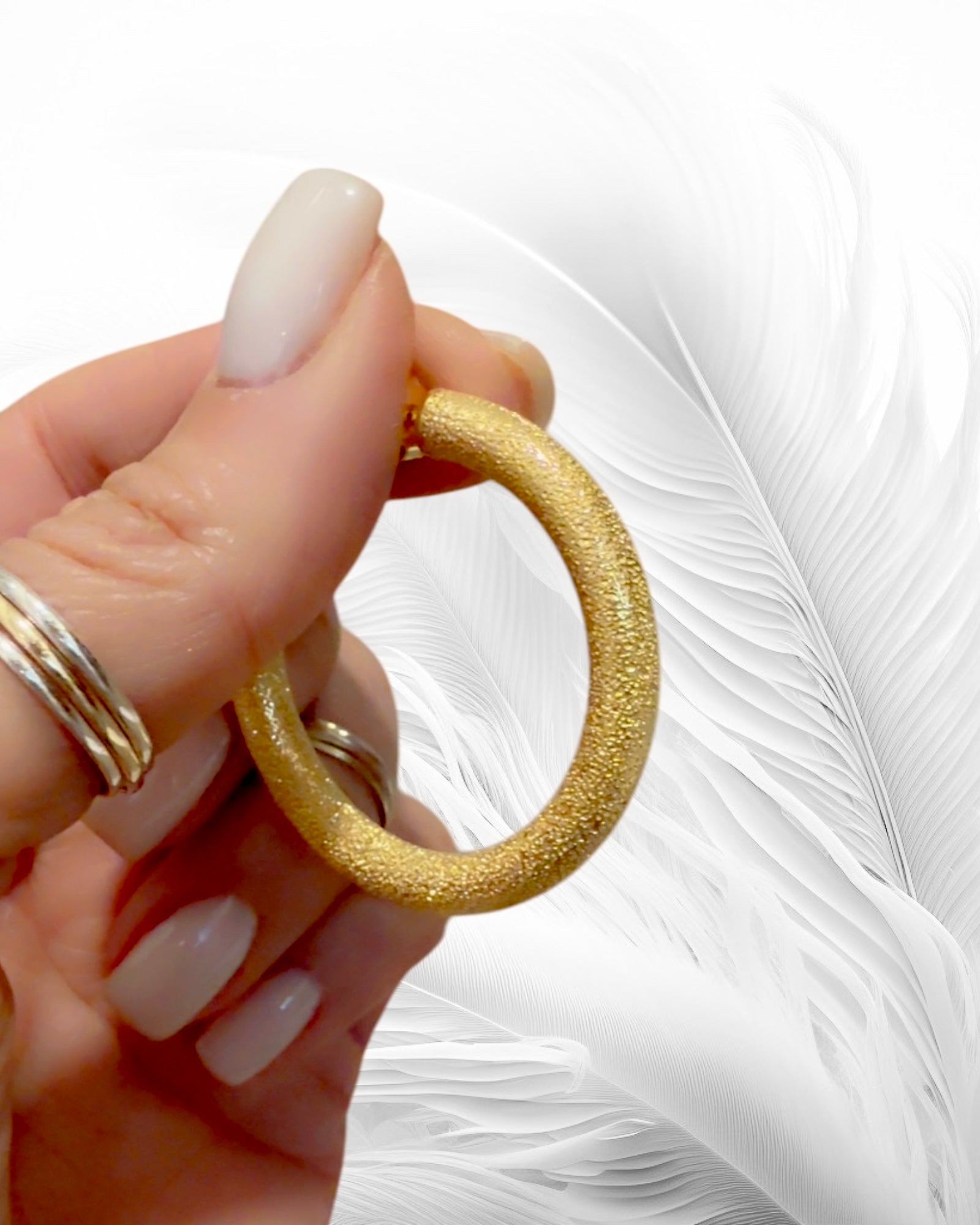Argolas Diamantadas em Prata Dourada