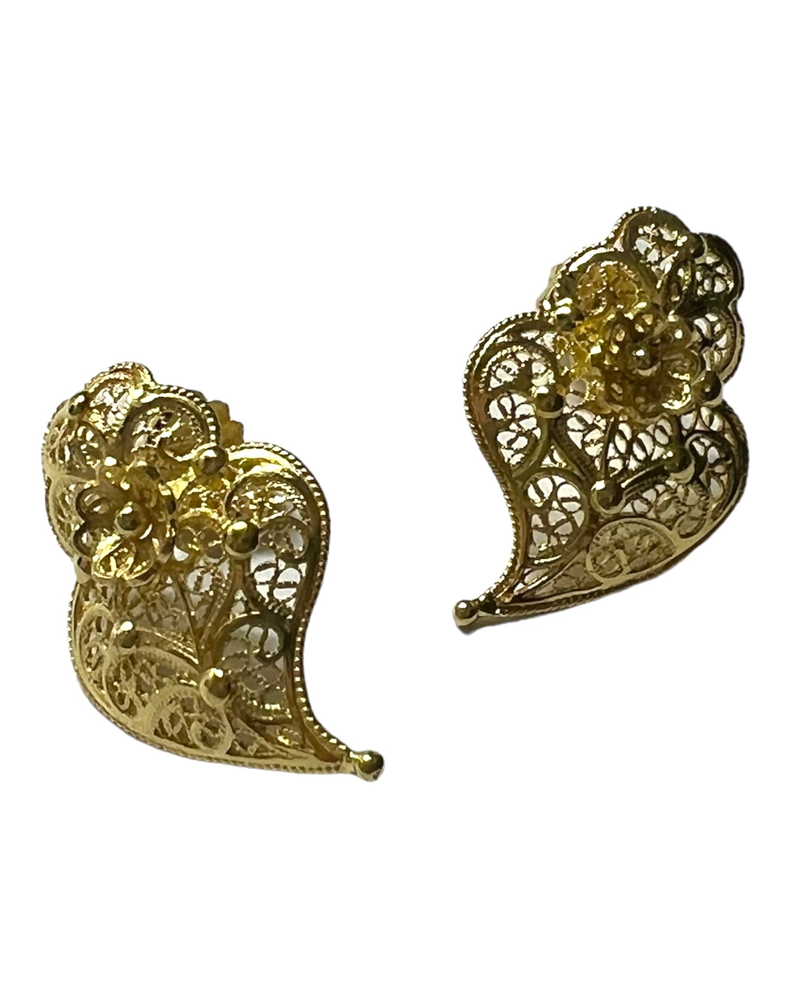 Viana Heart Filigree Earrings in Gold