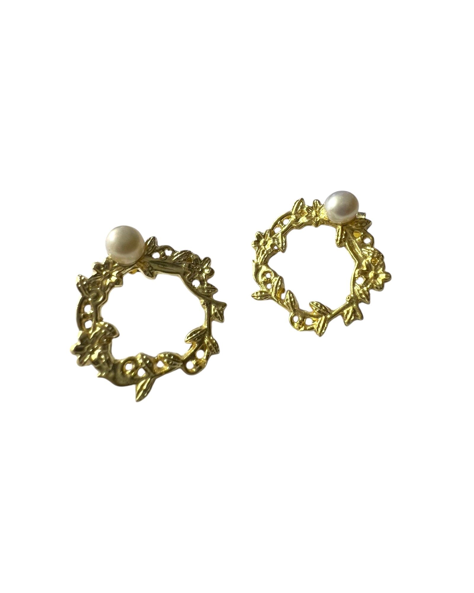 Flower Earrings with Pearls in Gold-Plated Silver