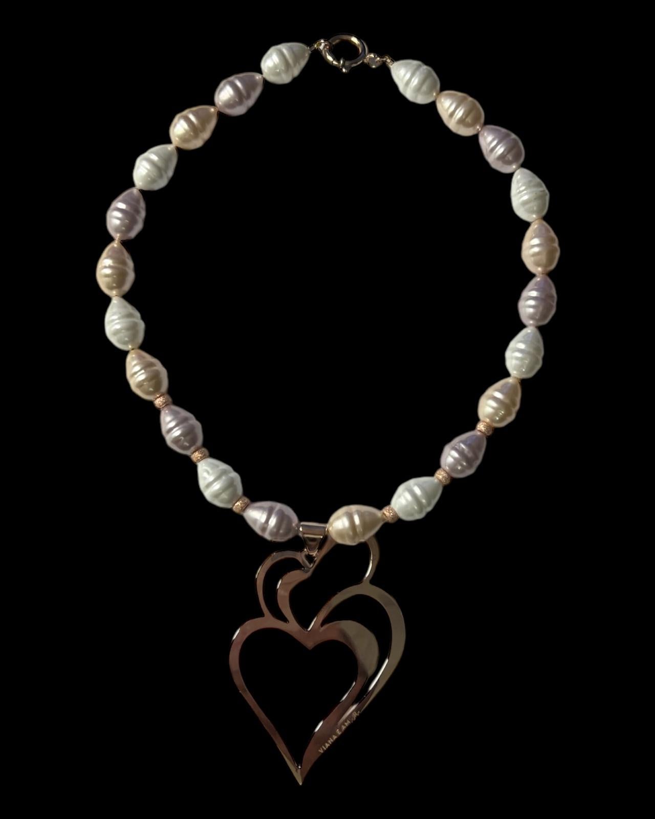 Viana is Love Heart Necklace in Rose Silver