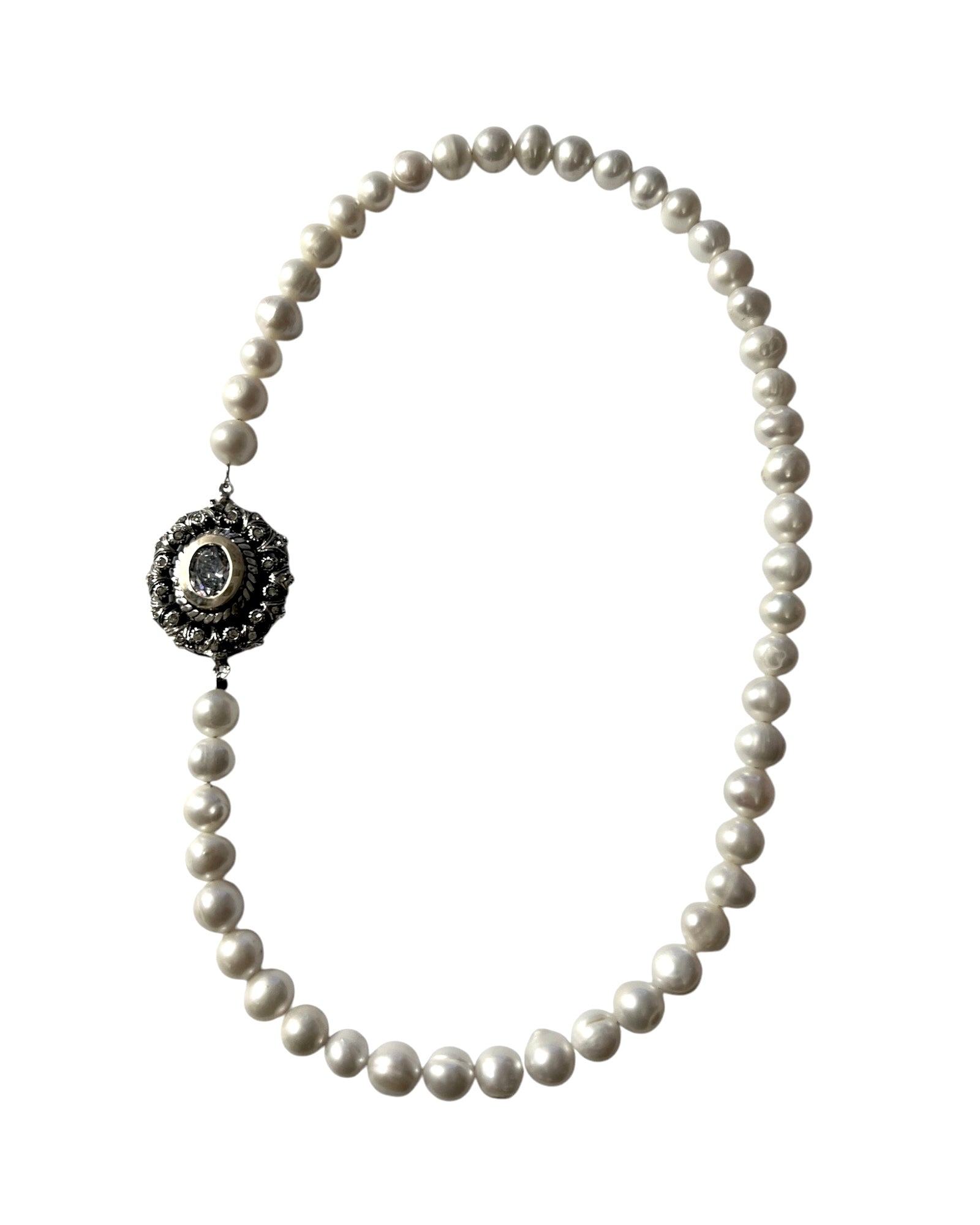 Solitaire Pearl Necklace in Silver and Gold