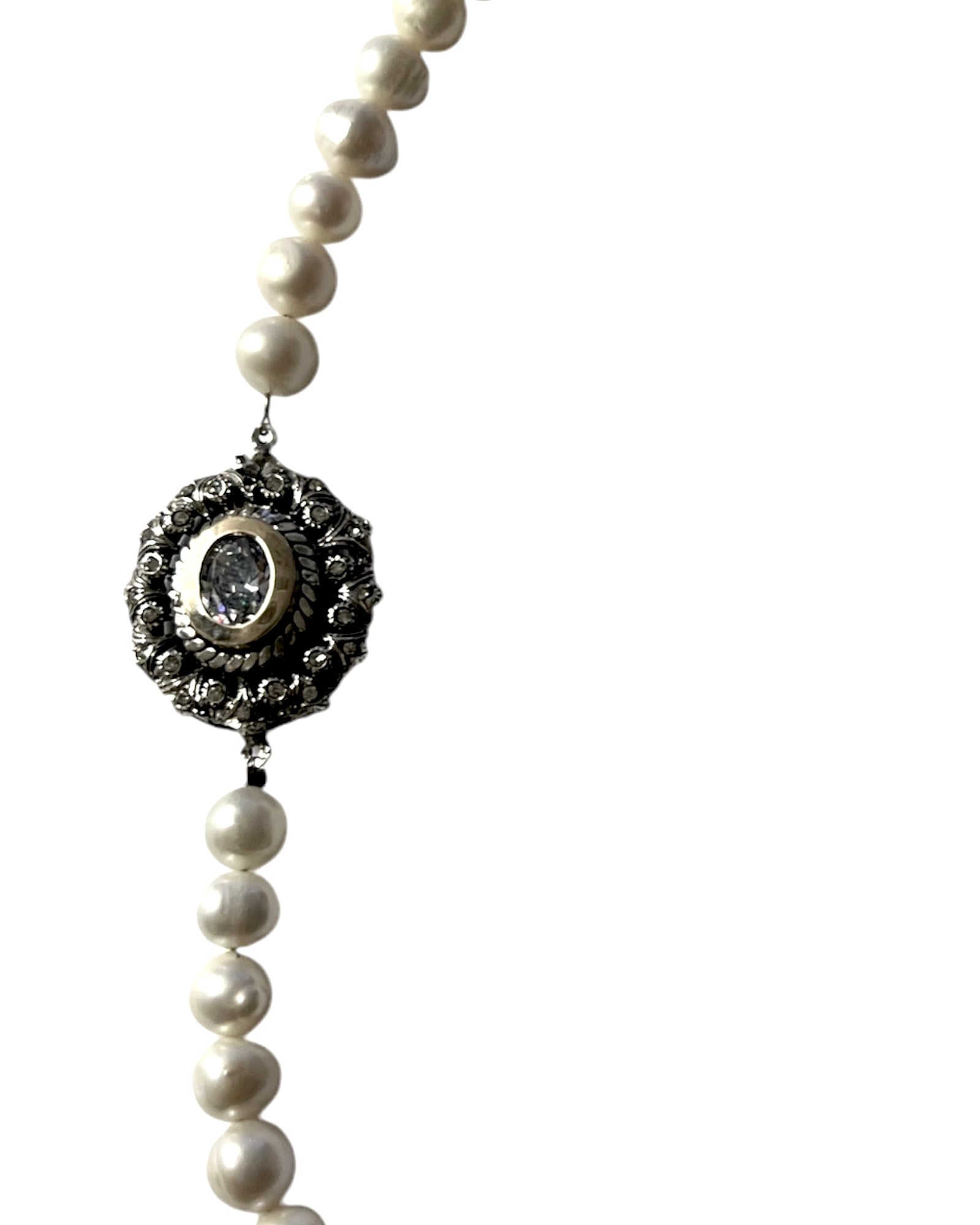 Solitaire Pearl Necklace in Silver and Gold