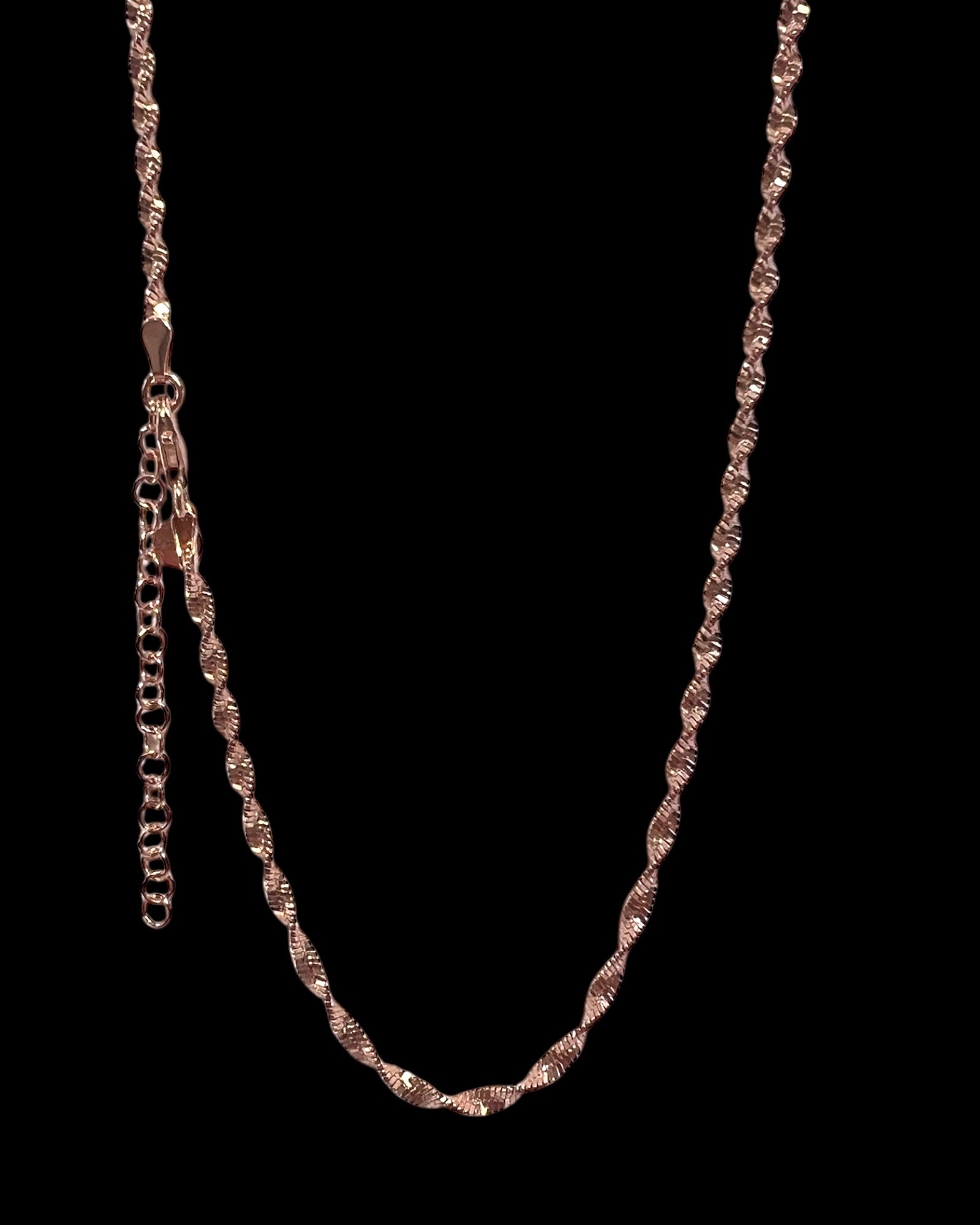Twisted Necklace in Pink Silver