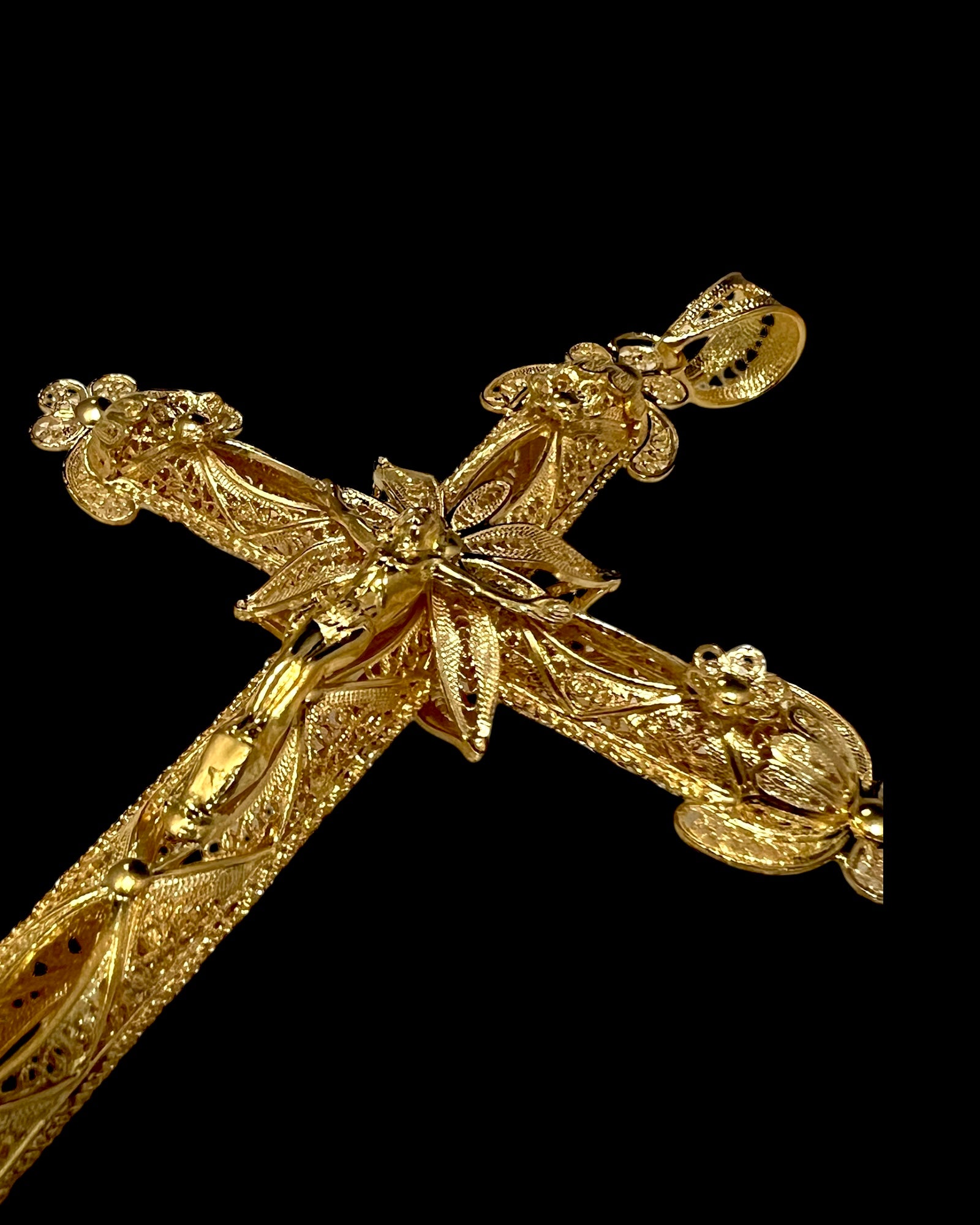 Medalha Cruz de Filigrana em Prata Dourada