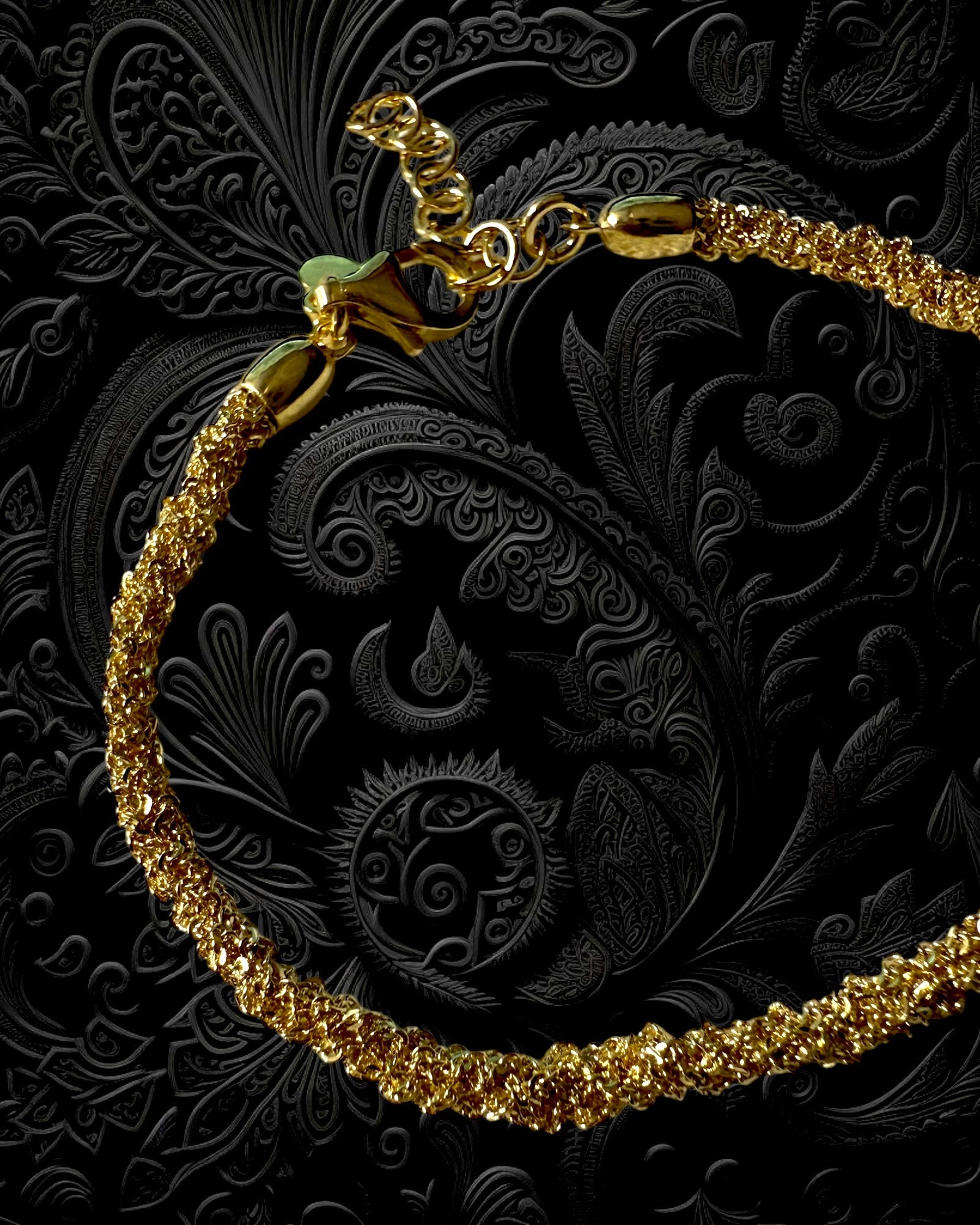 Pulseira Simples com Brilho em Prata Dourada
