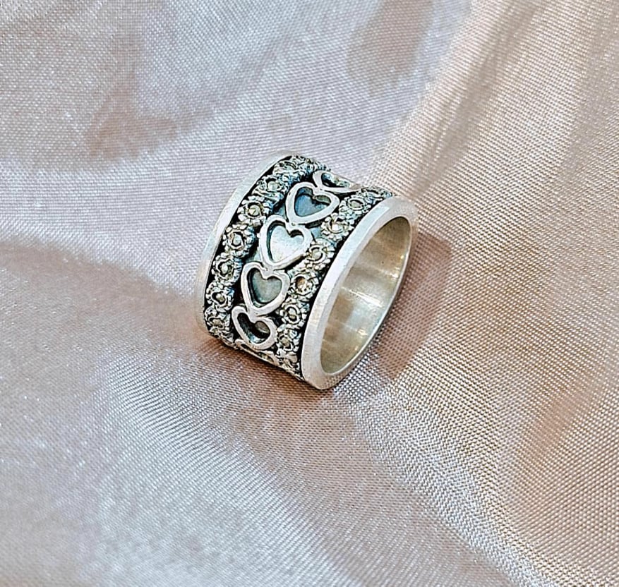 Hearts Ring