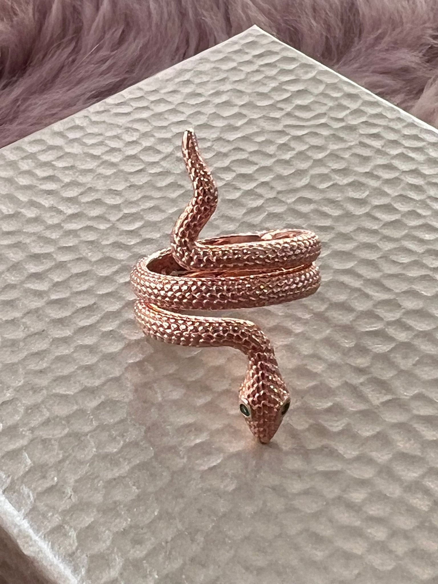 Anel Cobra em prata rosa