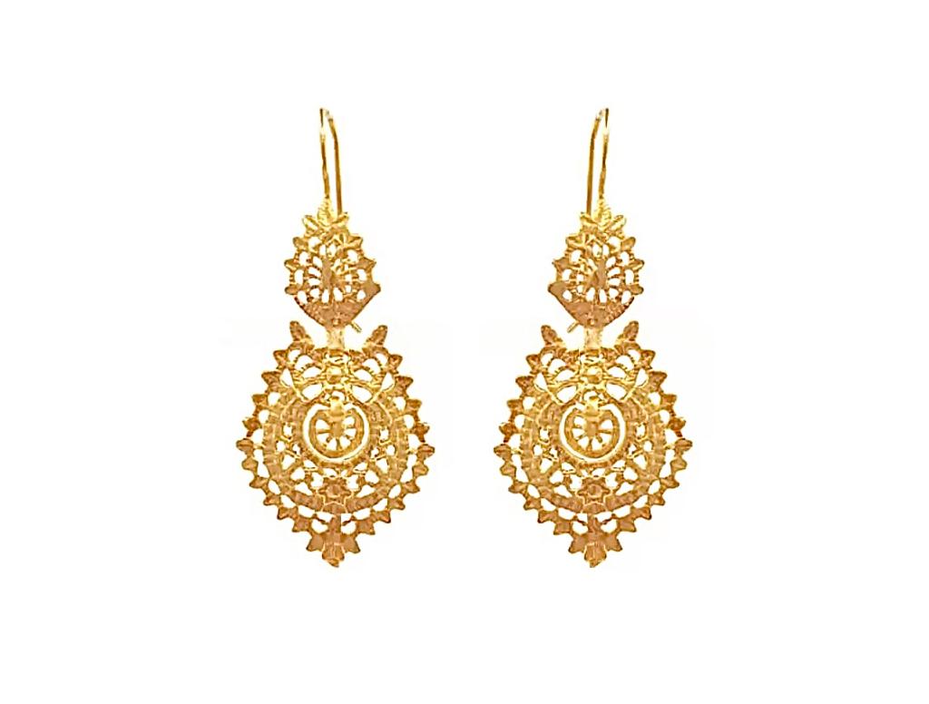 Earrings to the Golden Queen