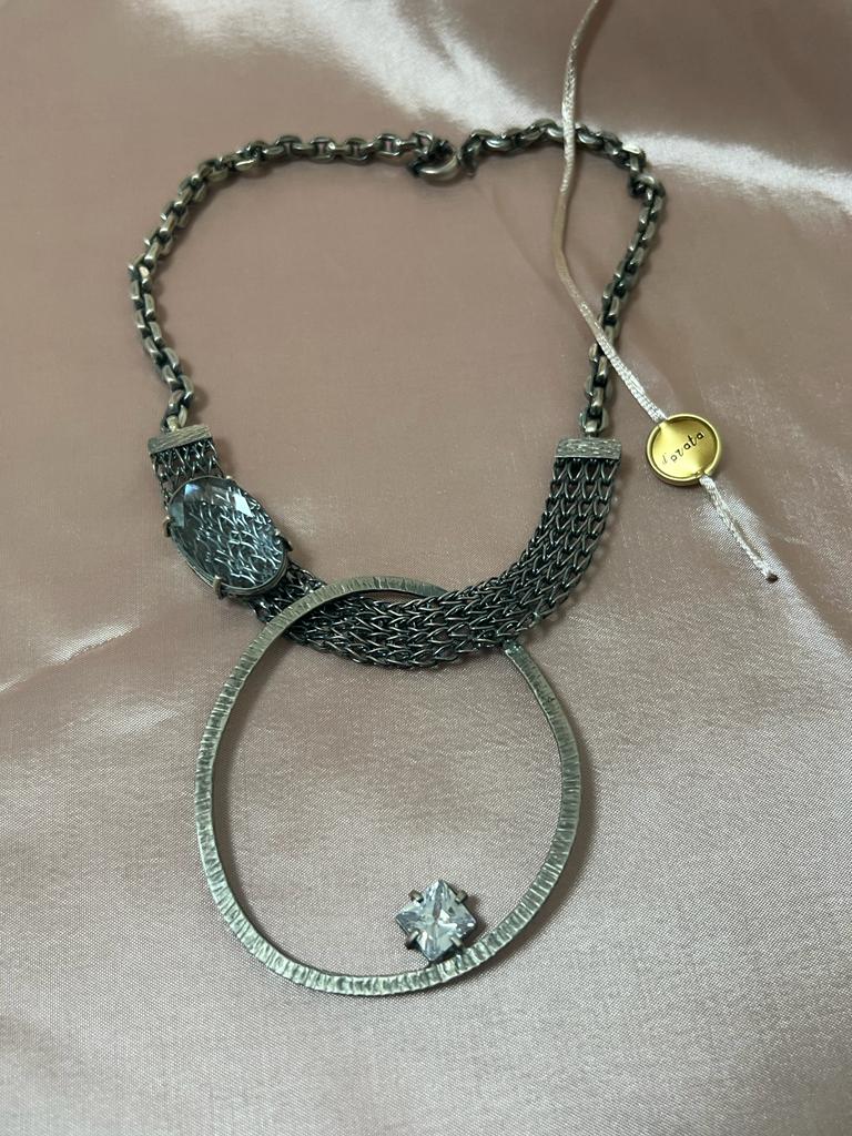 Colar com Brilho em Prata