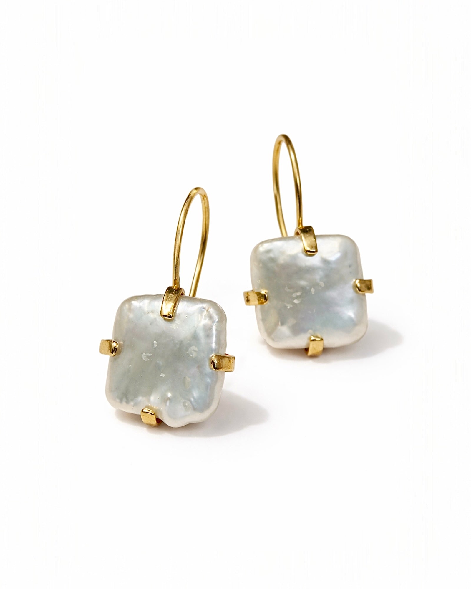 Brincos com Pérola em Prata Dourada