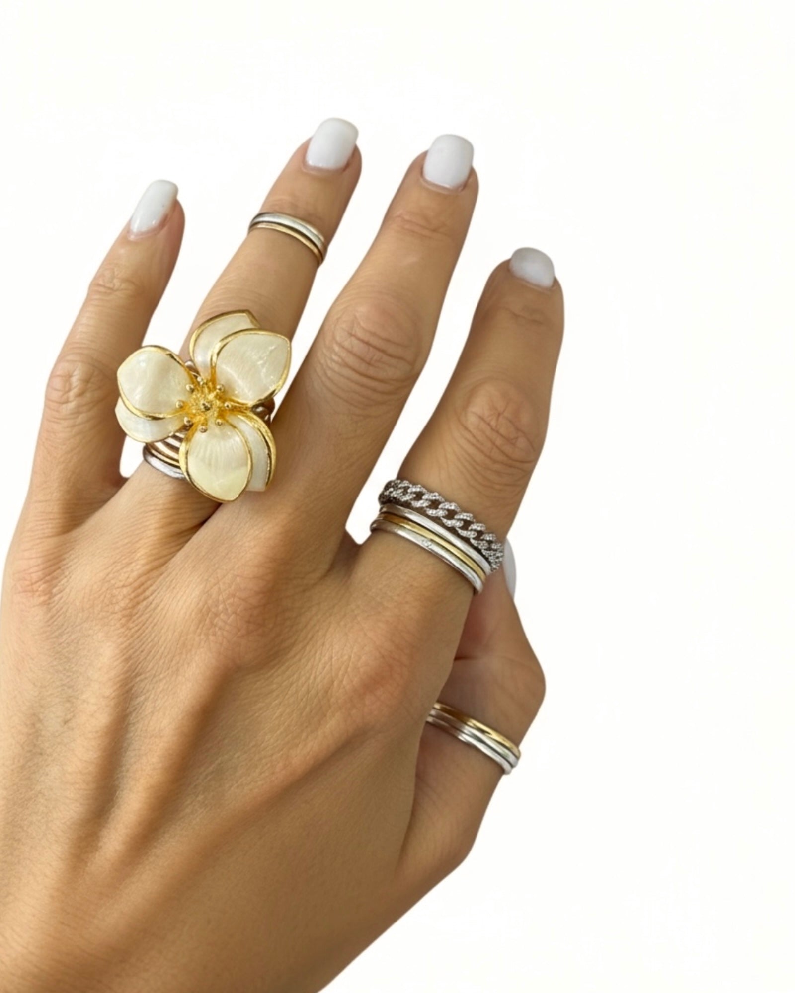 White Flower Ring in Gold-Plated Silver