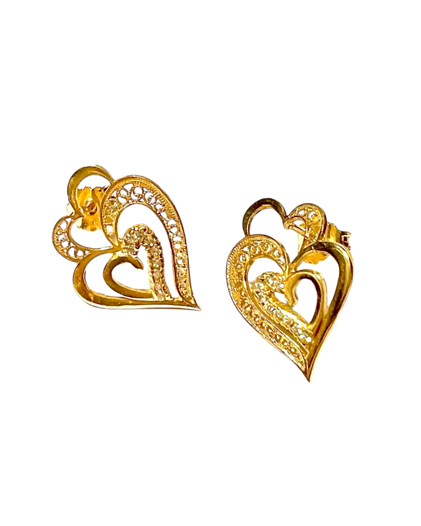 Viana is Love Heart Earrings in Gold Plated Silver