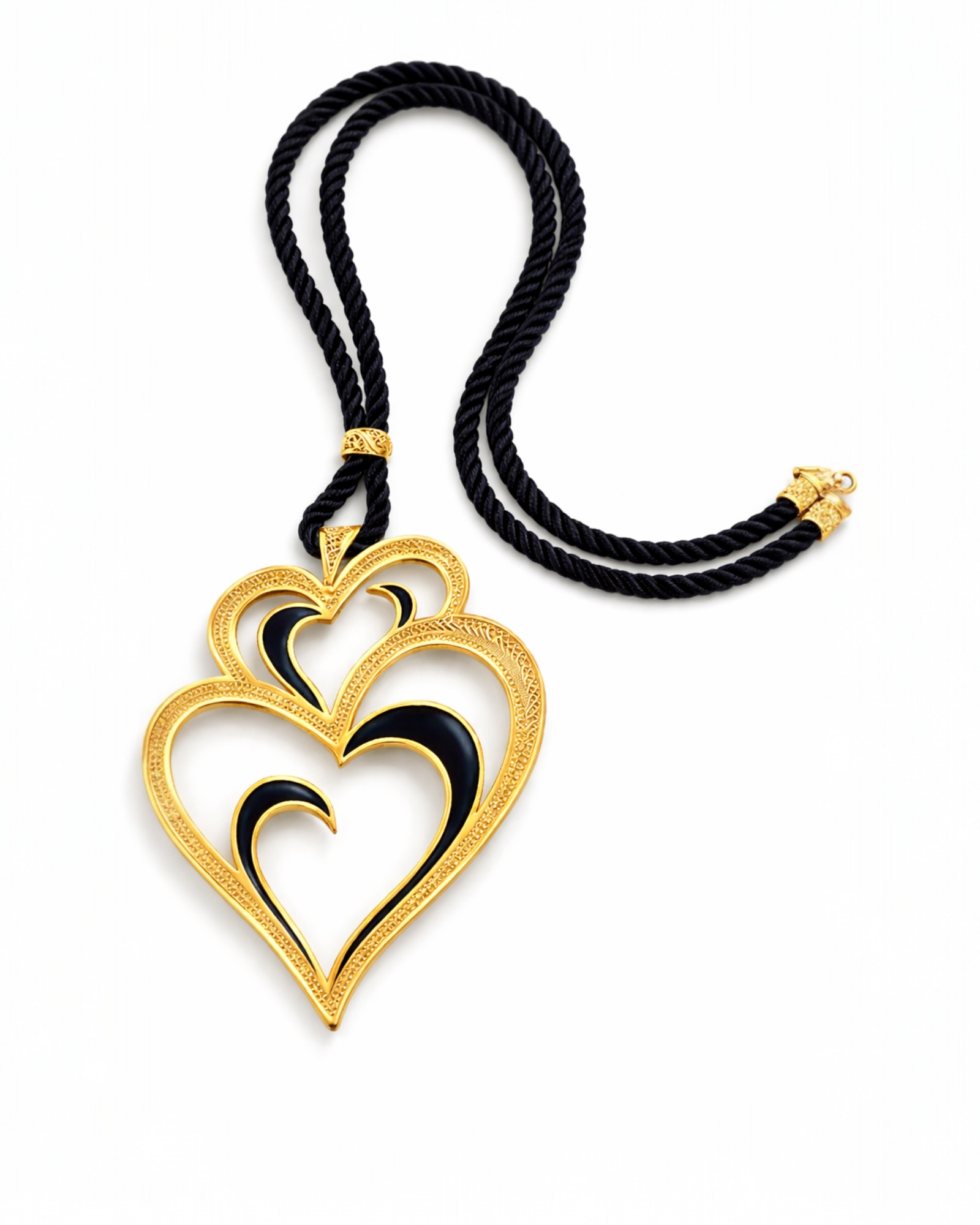 Colar Coração Viana é Amor Com Esmalte Preto em Prata Dourada