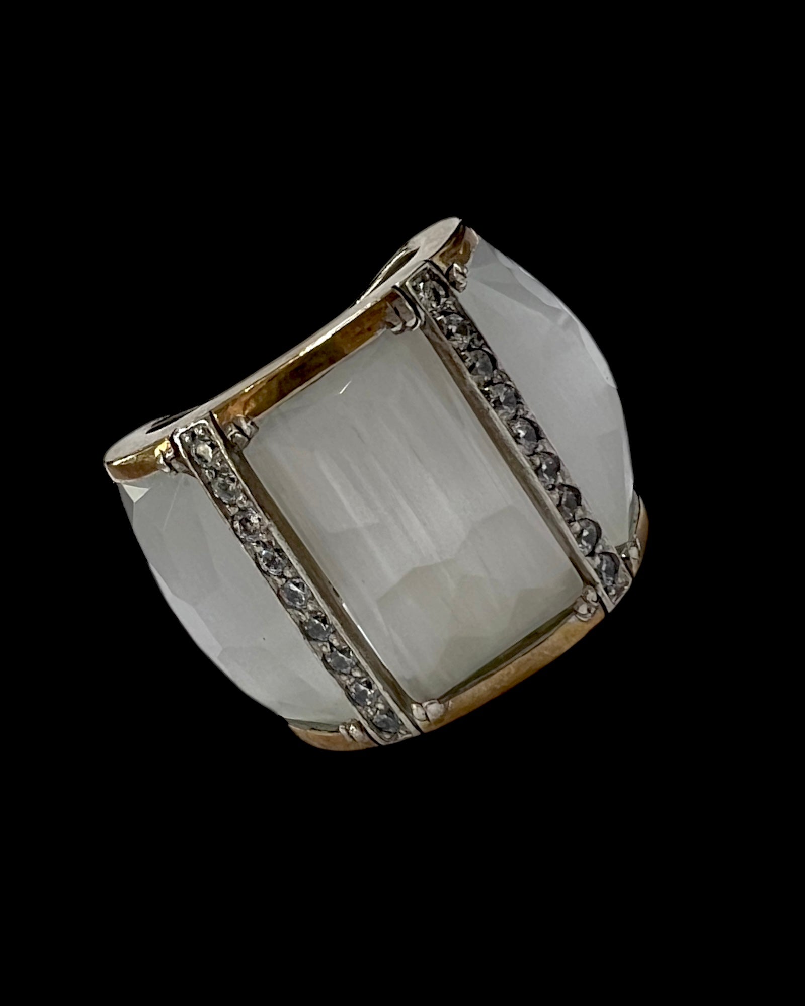 Ring with Mother of Pearl in Silver and Gold