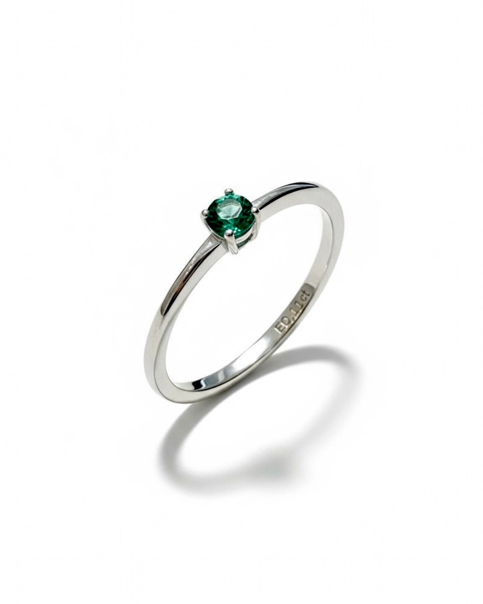 Solitaire Ring with Enamel Stone in Gold