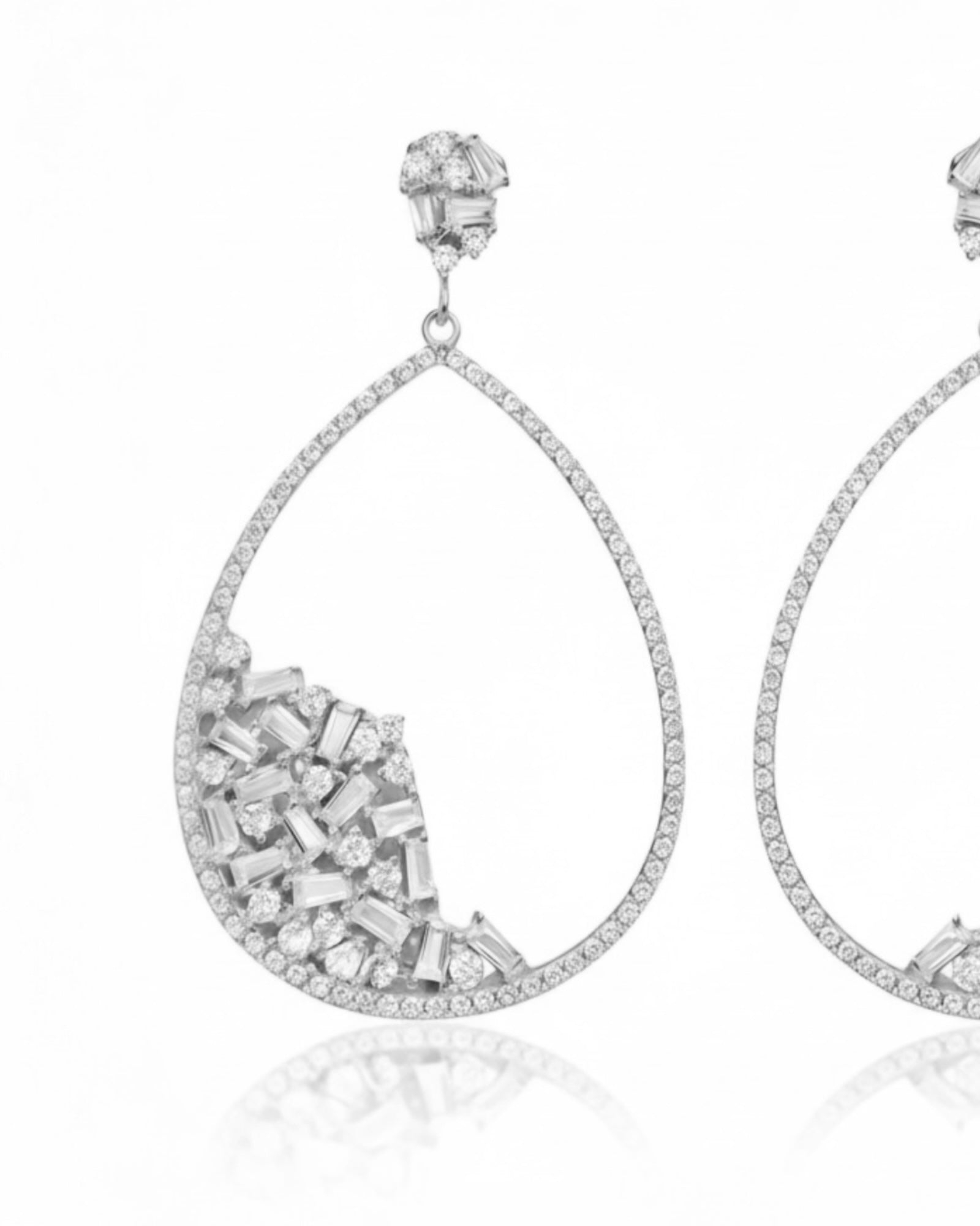 Brincos Gota Baguetes em Prata