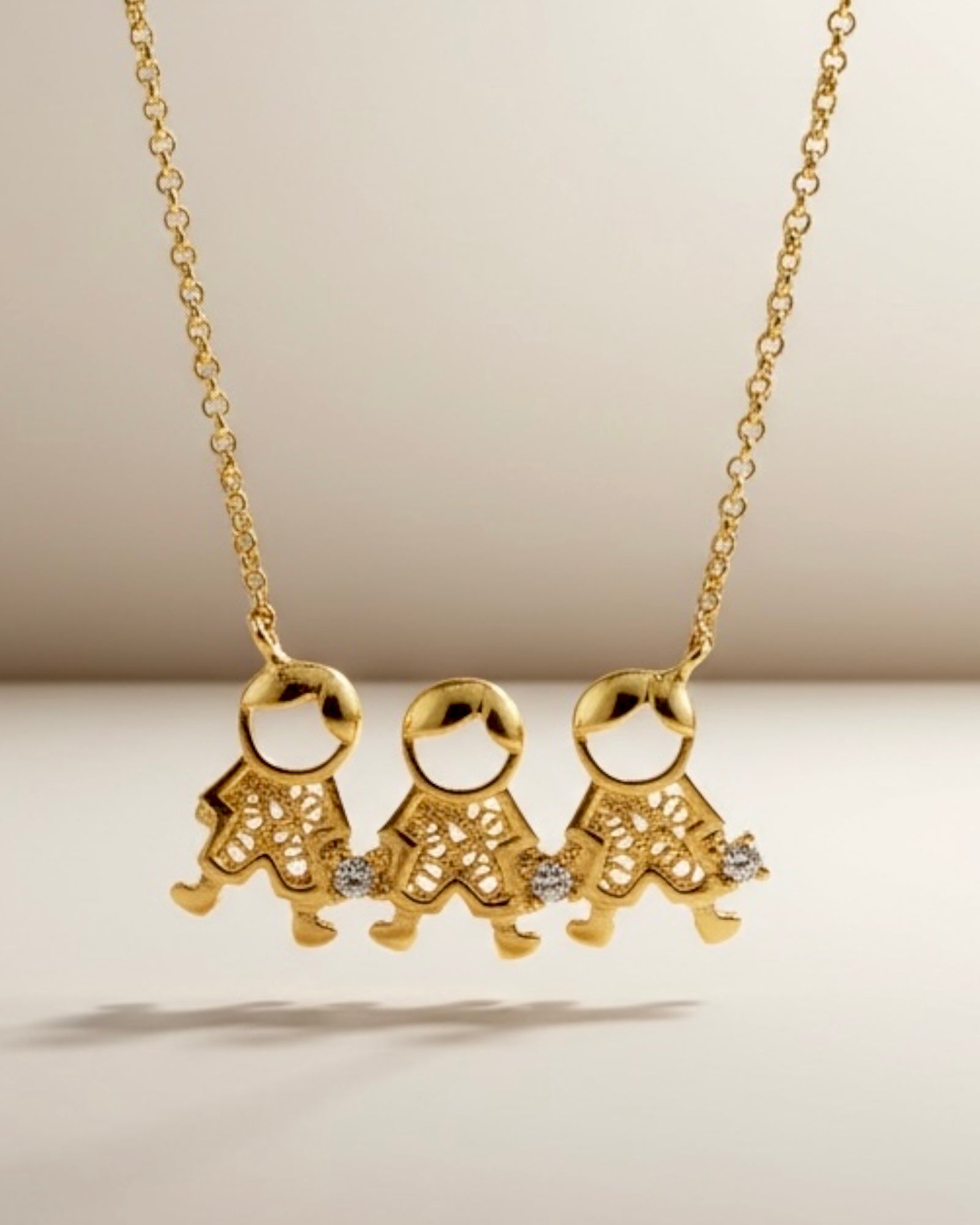 Colar Três Meninos Filigrana em Prata Dourada
