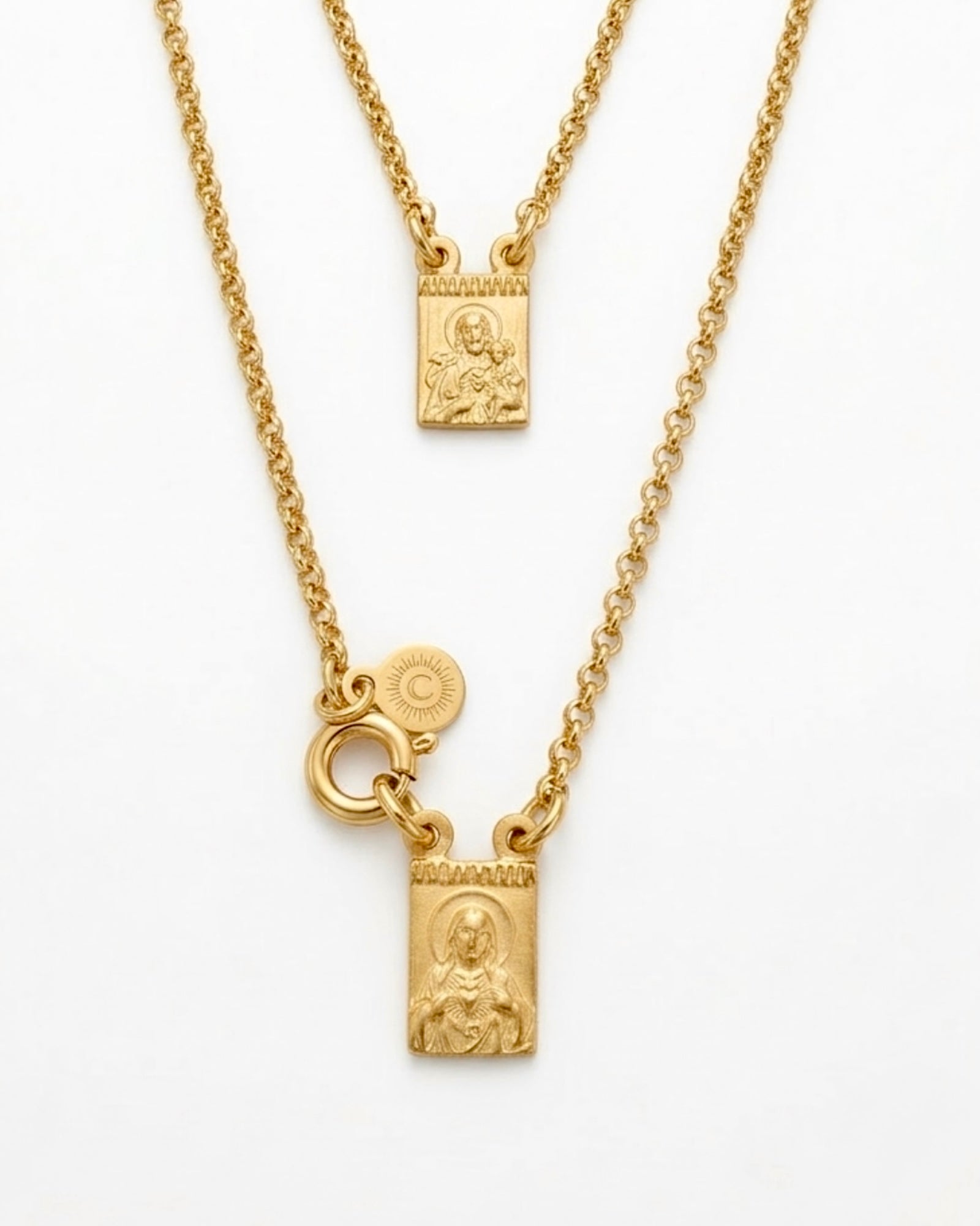 S - Escapulário de Malha Tradicional em Prata Dourada