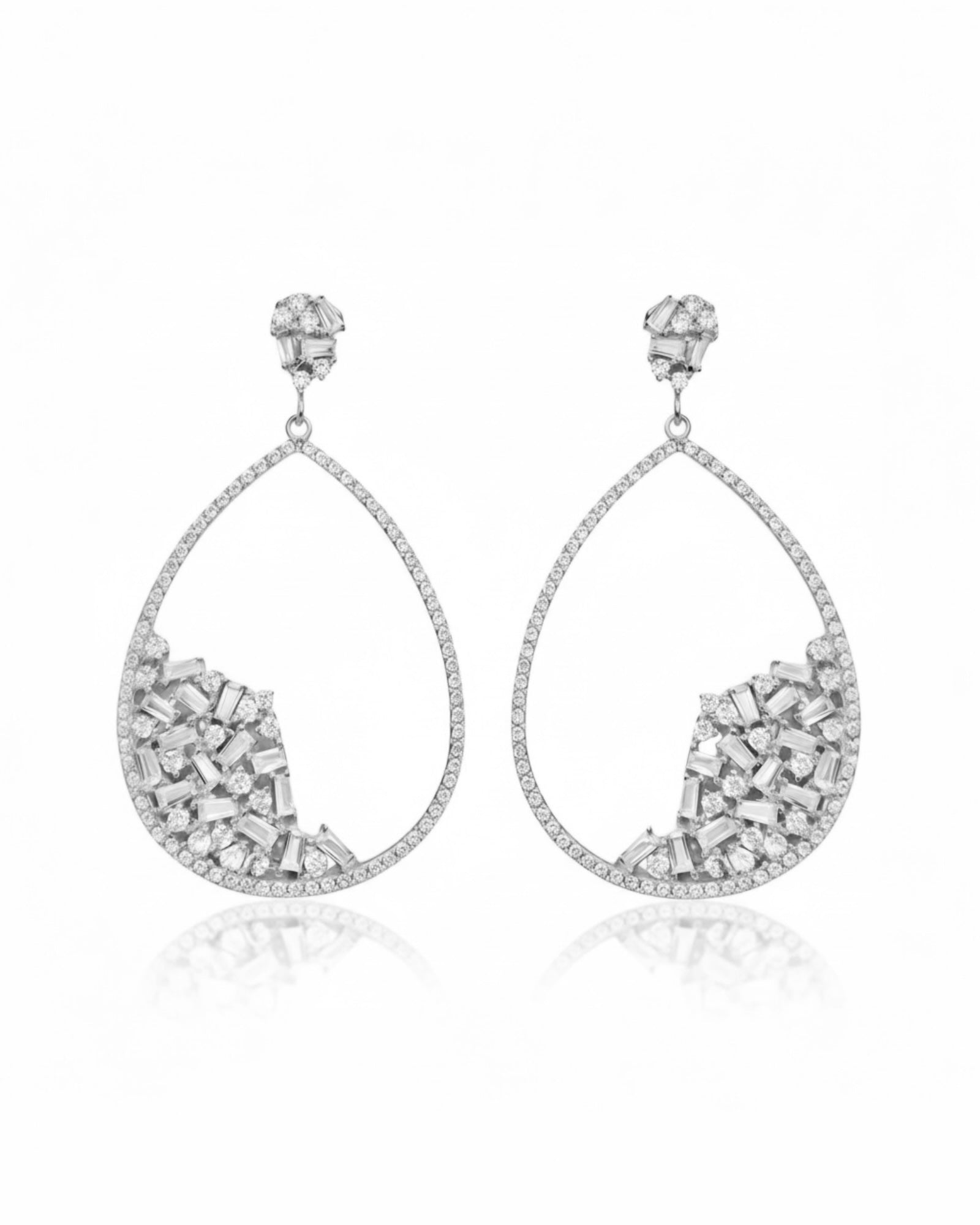 Brincos Gota Baguetes em Prata