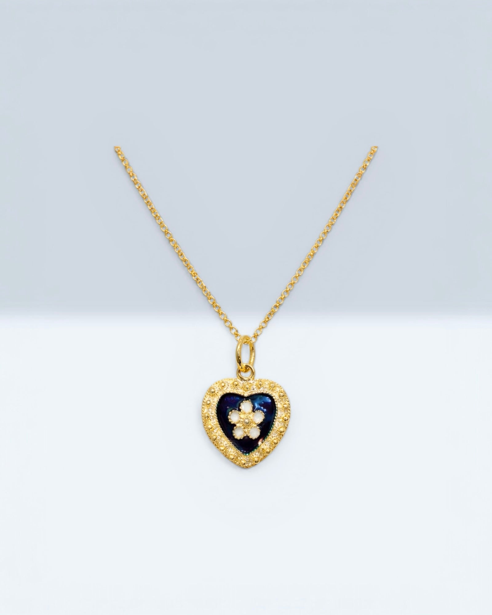 Colar Coração Caramujo com Esmalte Azul